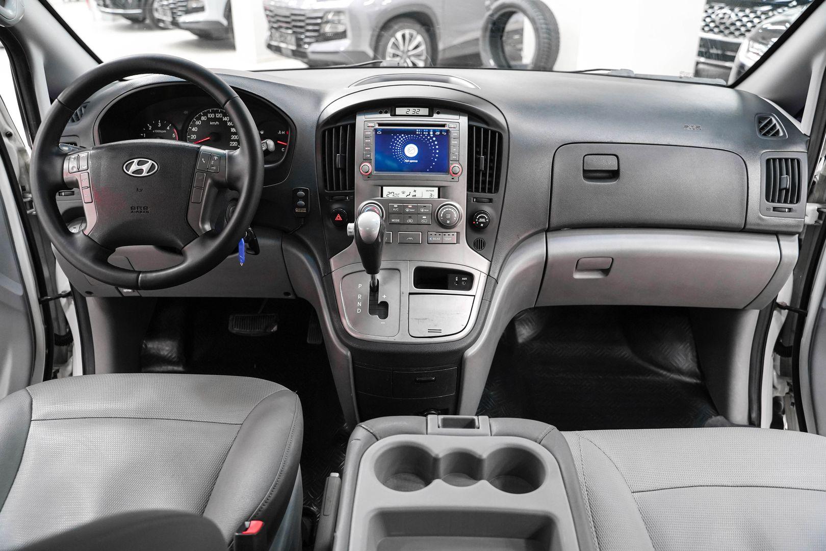 Hyundai Grand Starex 2010, белый, ДЦ Орехово