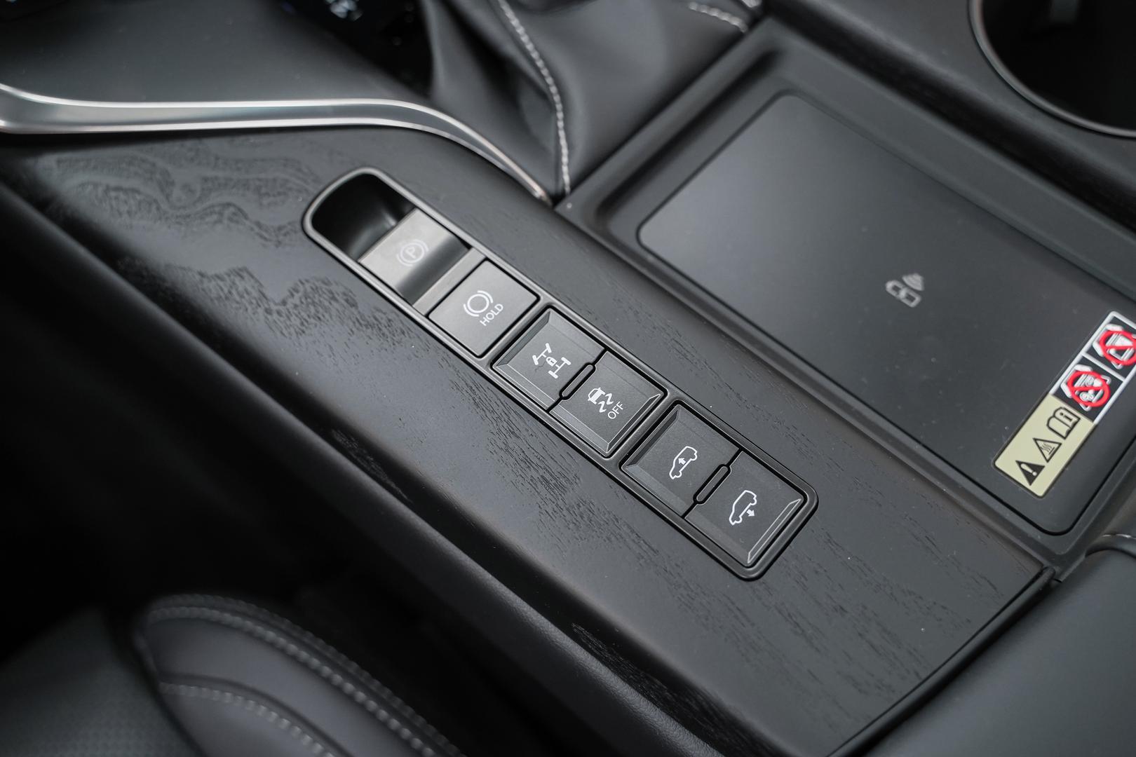 Lexus LX 2025, черный, ДЦ Орехово