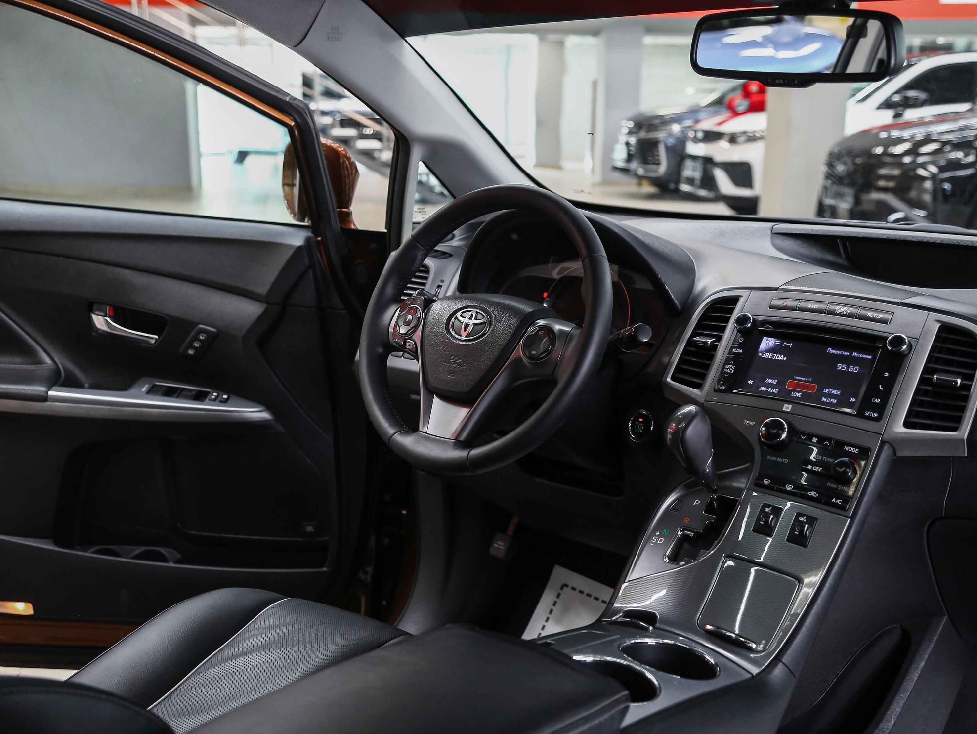 Toyota Venza 2013, коричневый, ДЦ Орехово
