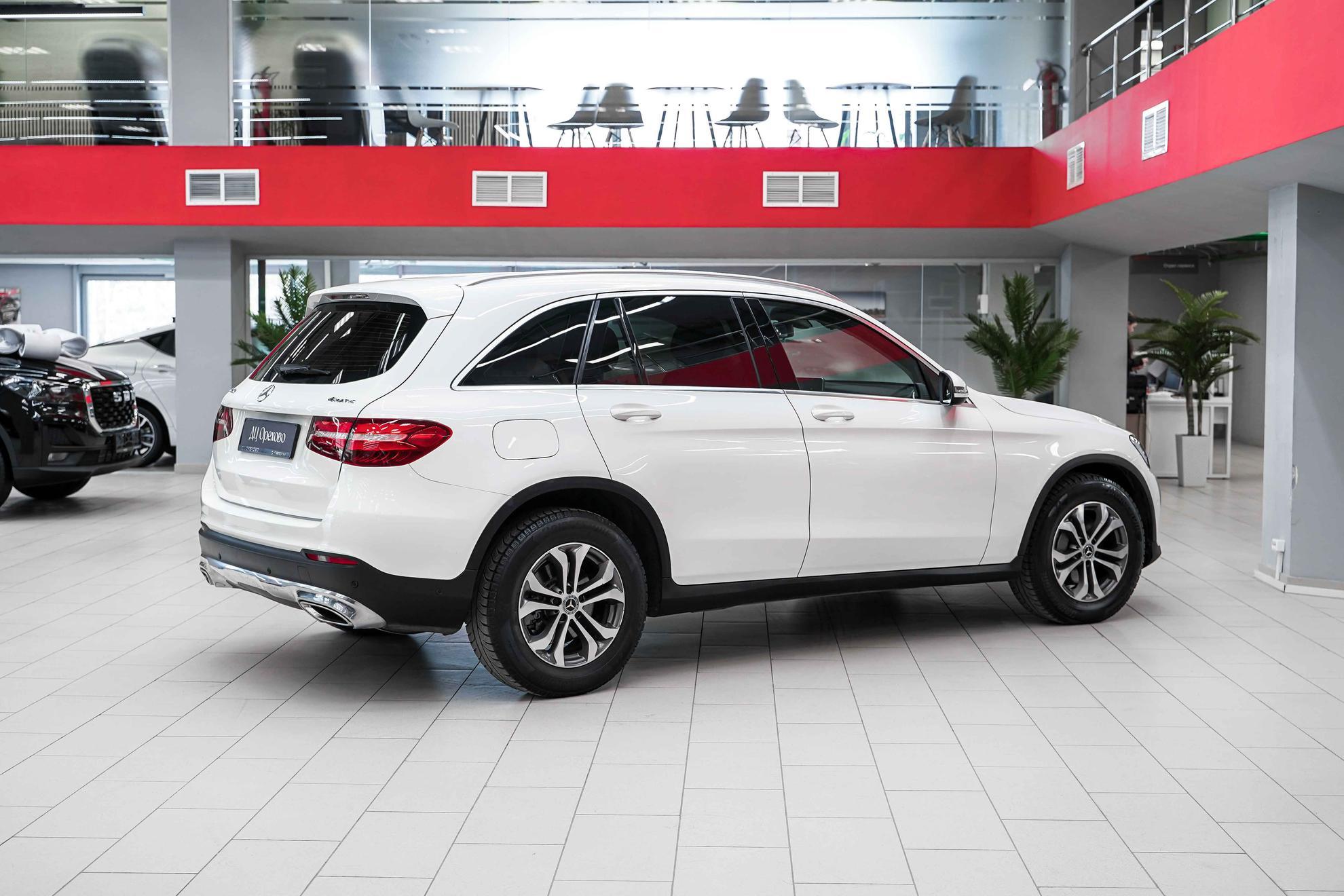 Mercedes-Benz GLC 2017, белый, ДЦ Орехово