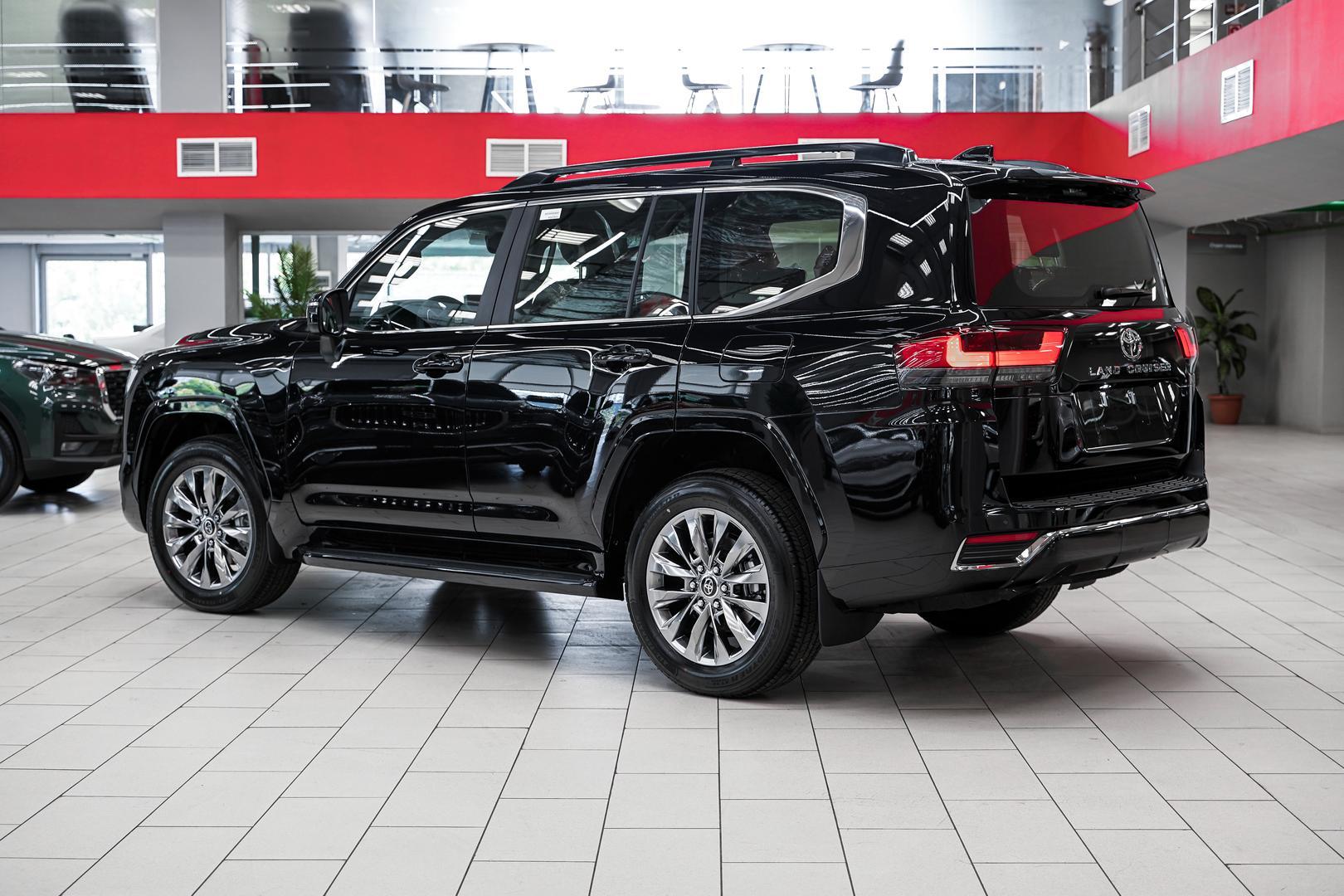 Toyota Land Cruiser 2025, черный, ДЦ Орехово