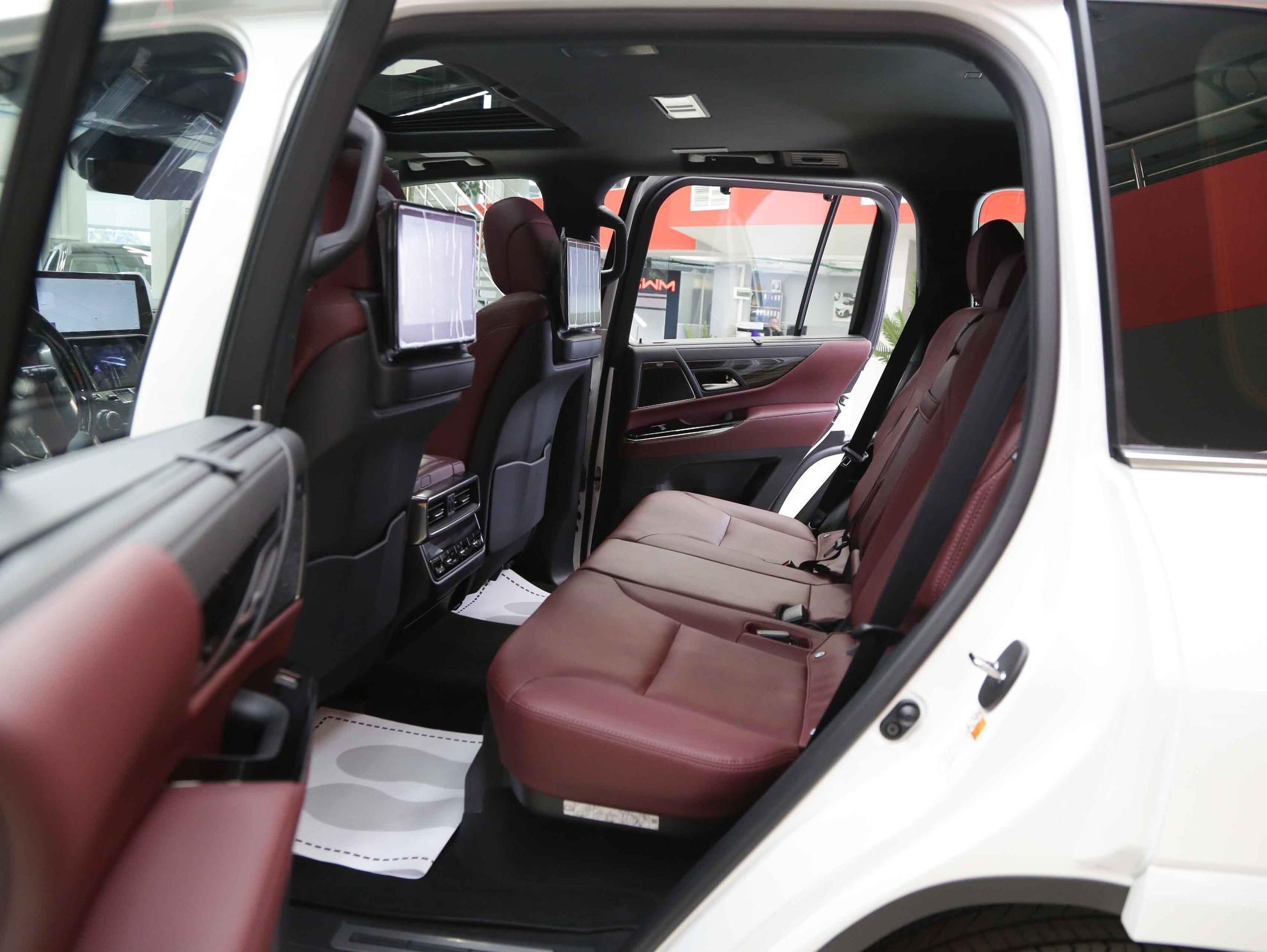 Lexus LX 2026, белый, ДЦ Орехово