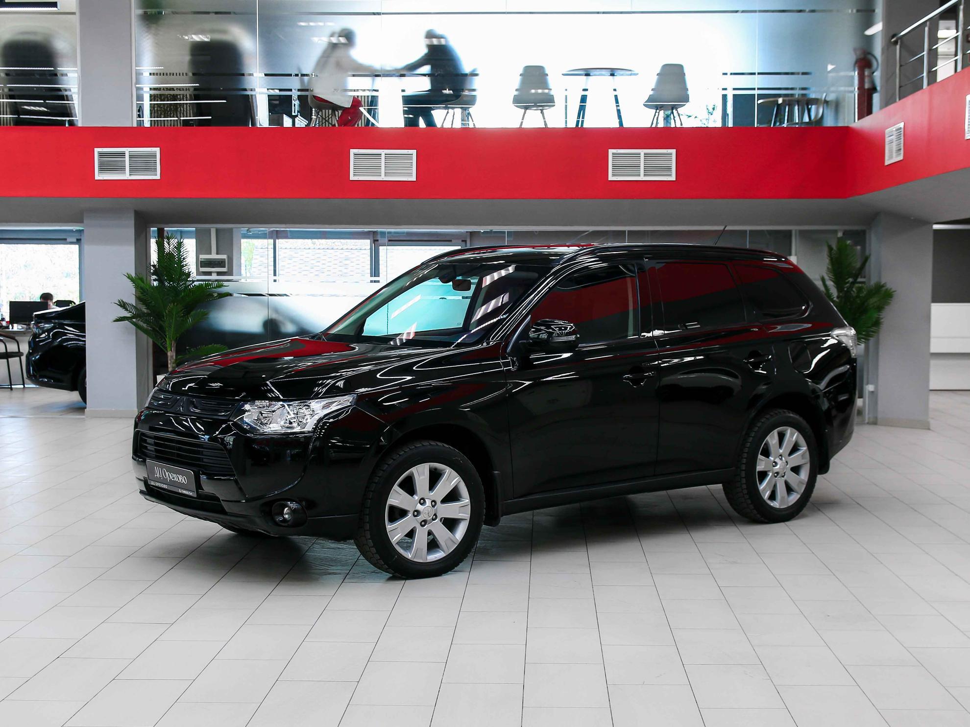Mitsubishi Outlander 2013, черный, ДЦ Орехово