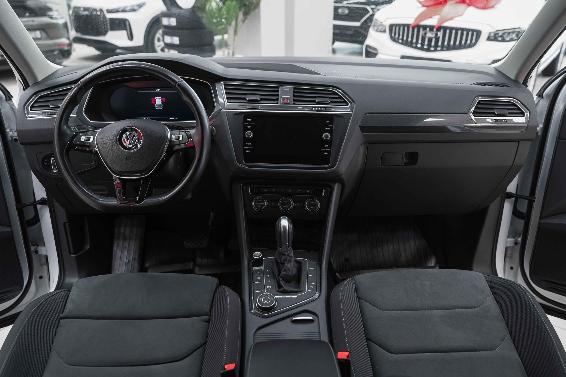 Volkswagen Tiguan 2018, белый, ДЦ Орехово