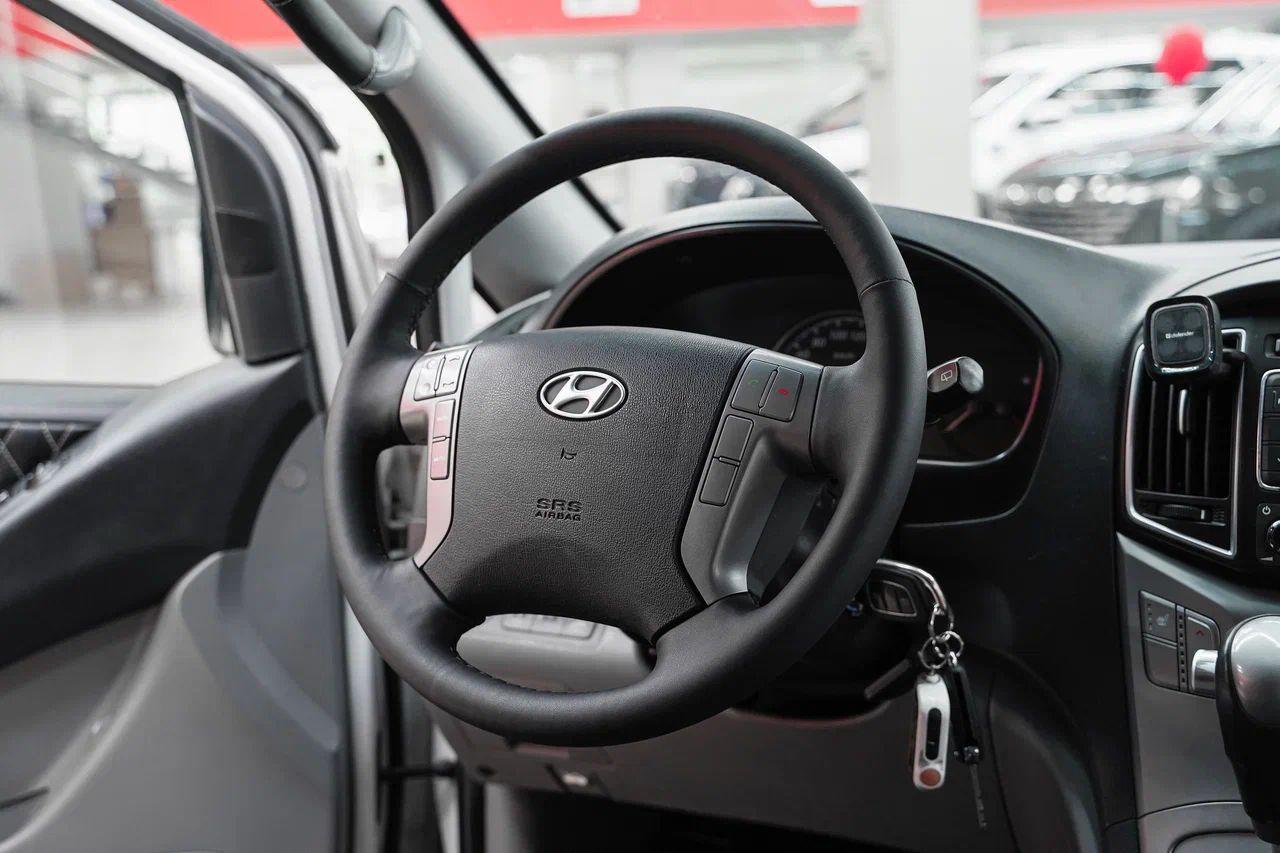 Hyundai H-1 2015, белый, ДЦ Орехово