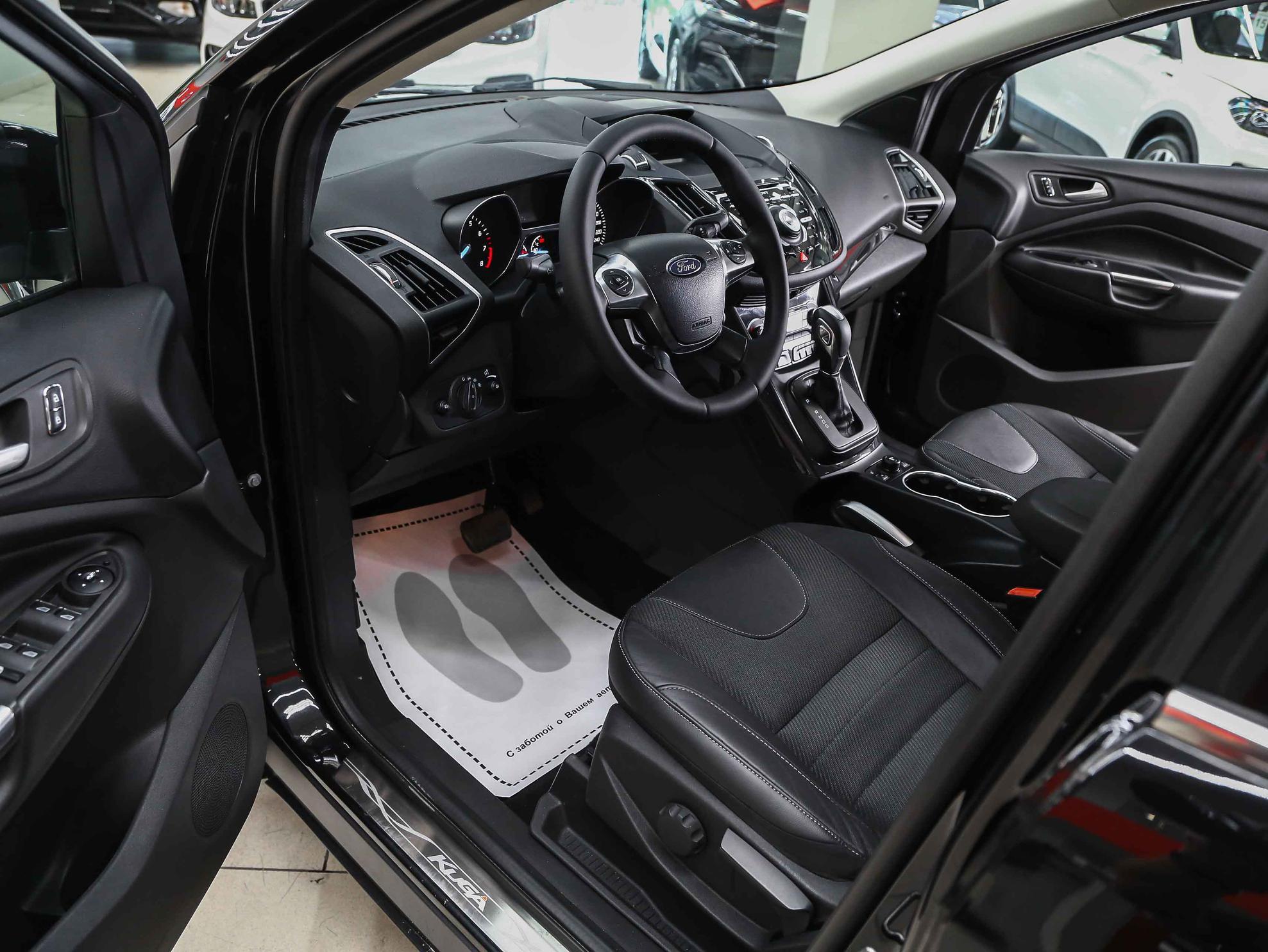 Ford Kuga 2013, черный, ДЦ Орехово