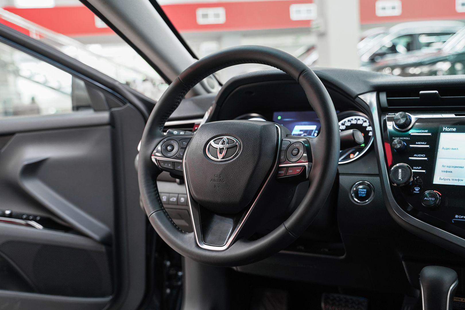 Toyota Camry 2018, синий, ДЦ Орехово