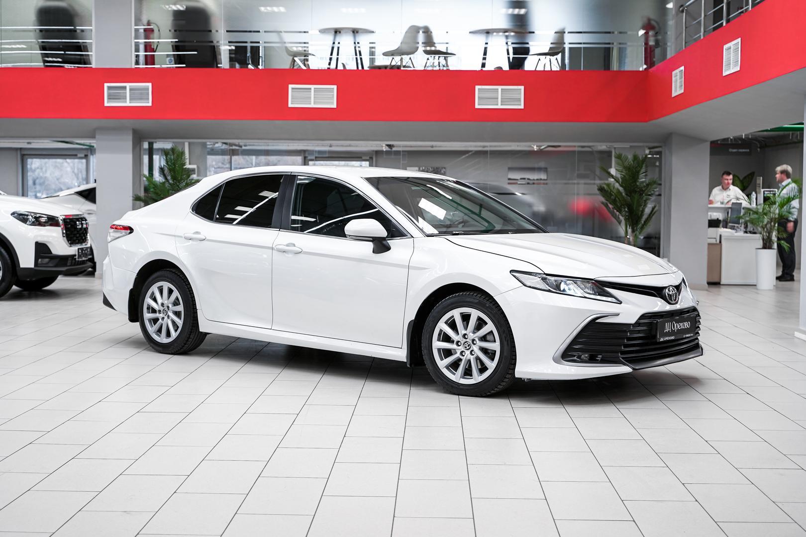 Toyota Camry 2021, белый, ДЦ Орехово