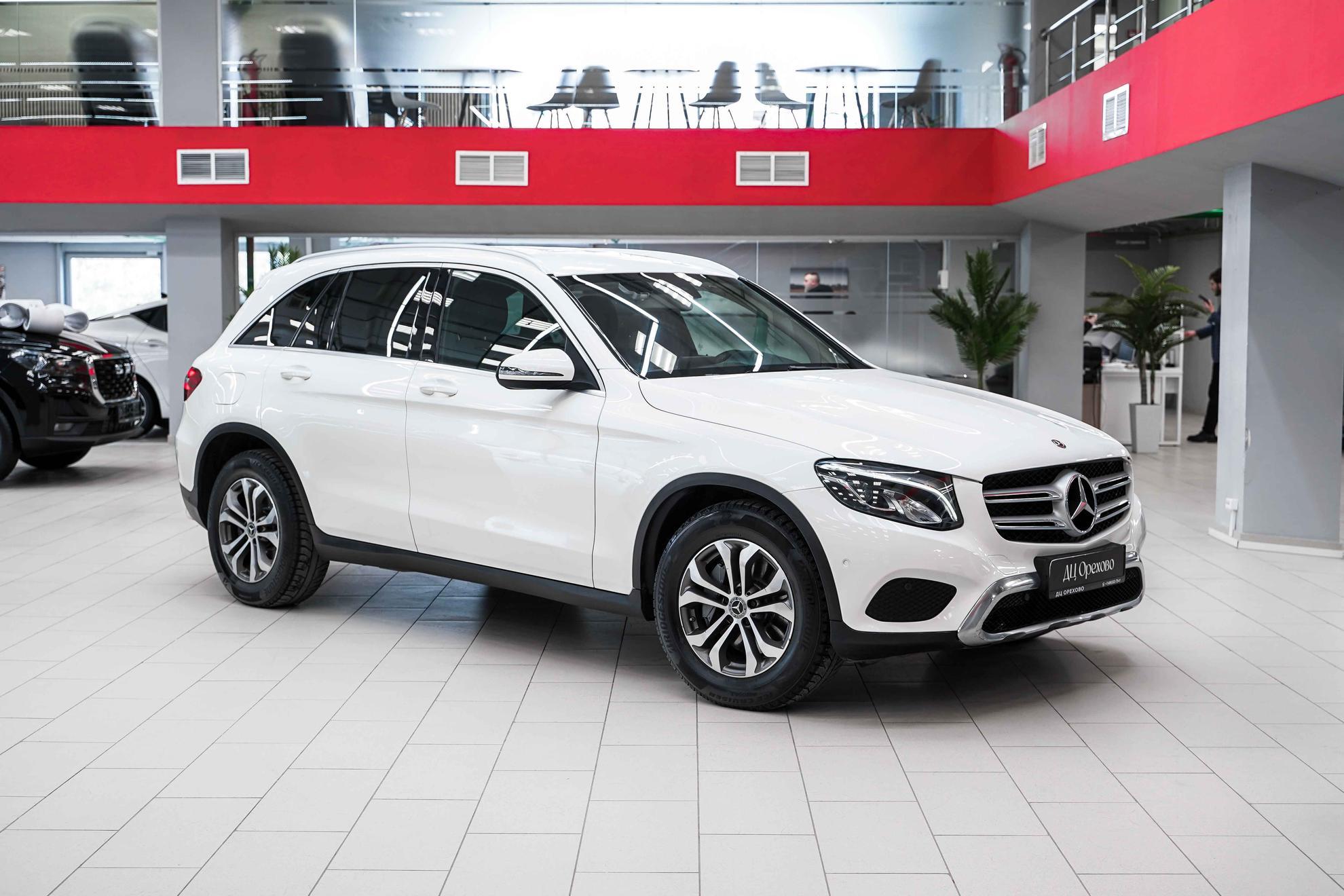 Mercedes-Benz GLC 2017, белый, ДЦ Орехово