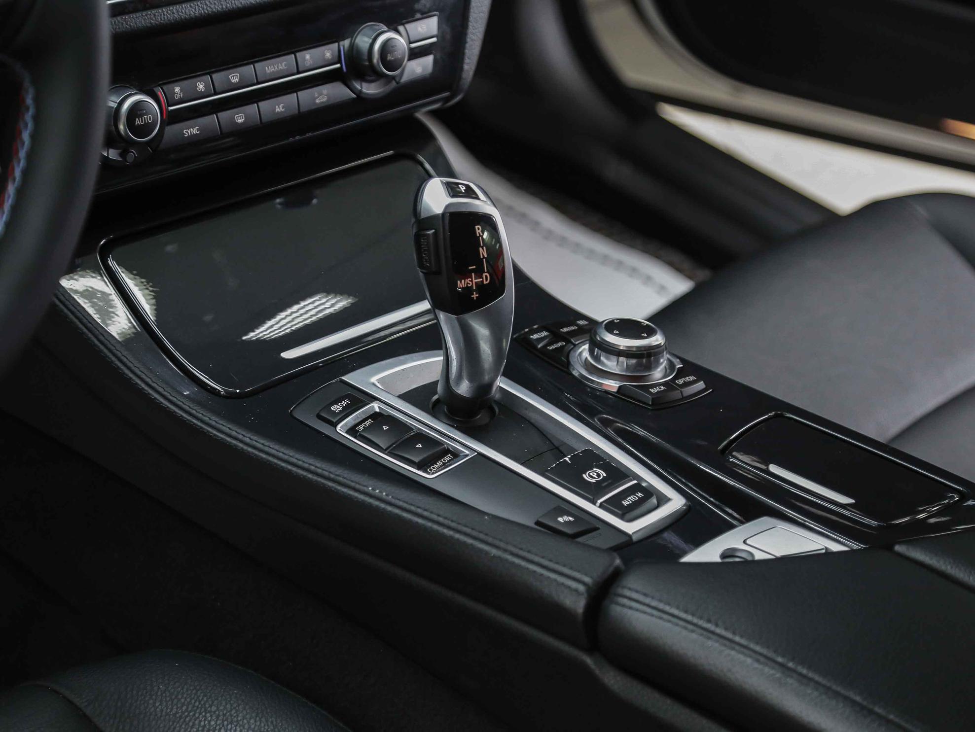 BMW 5 серии 2014, белый, ДЦ Орехово