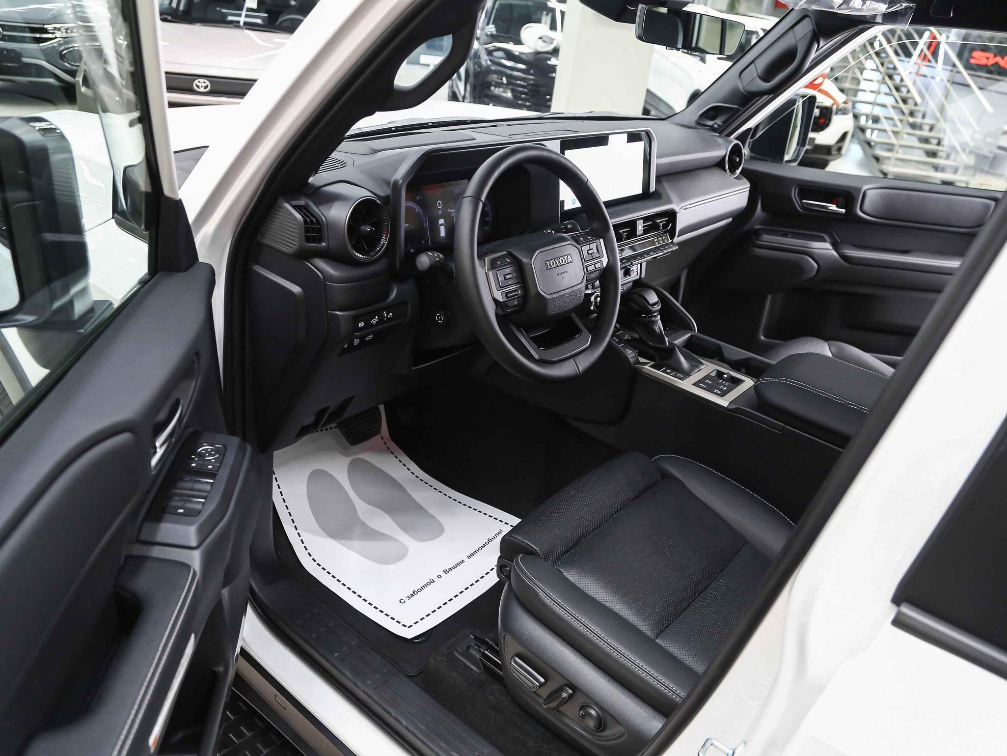 Toyota Land Cruiser Prado 2026, белый, ДЦ Орехово
