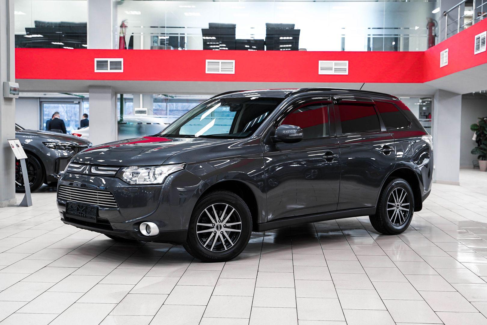 Mitsubishi Outlander 2013, серый, ДЦ Орехово
