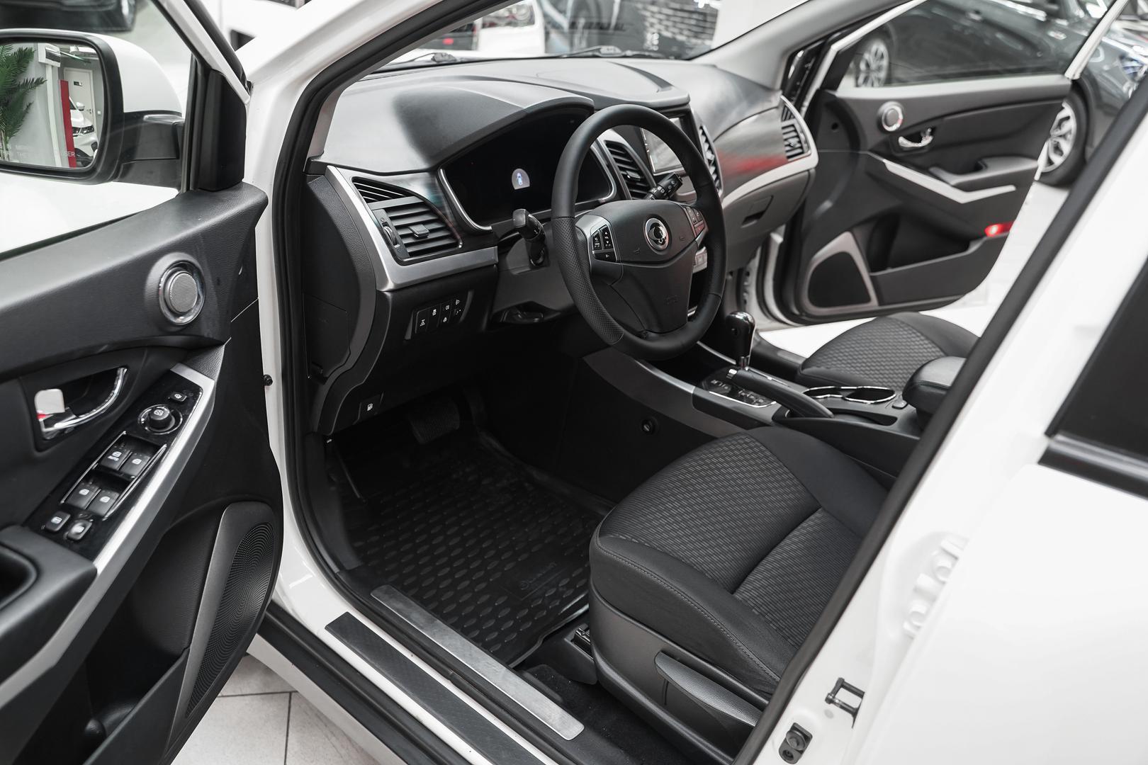 SsangYong Actyon 2013, белый, ДЦ Орехово