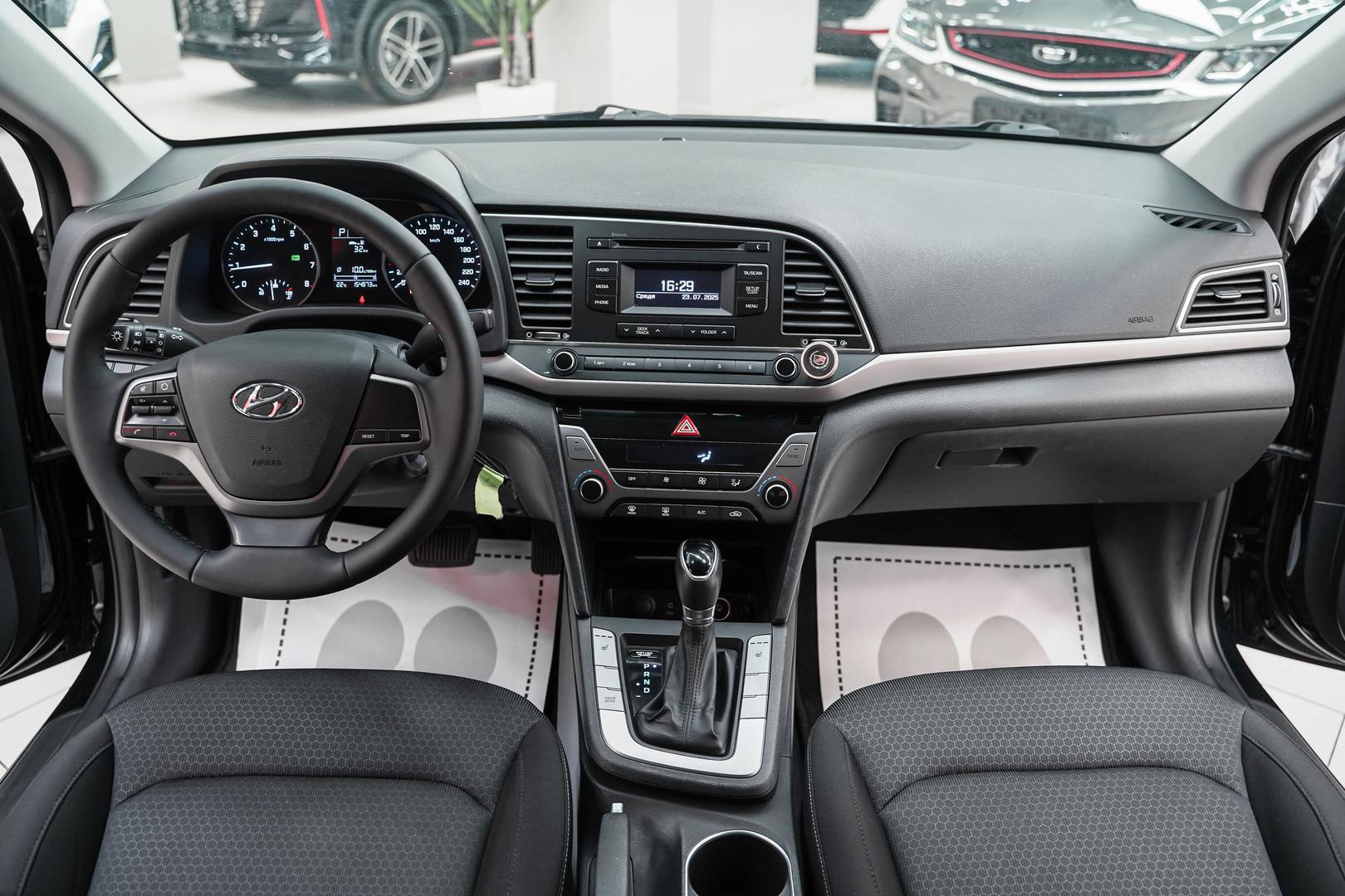 Hyundai Elantra 2018, черный, ДЦ Орехово