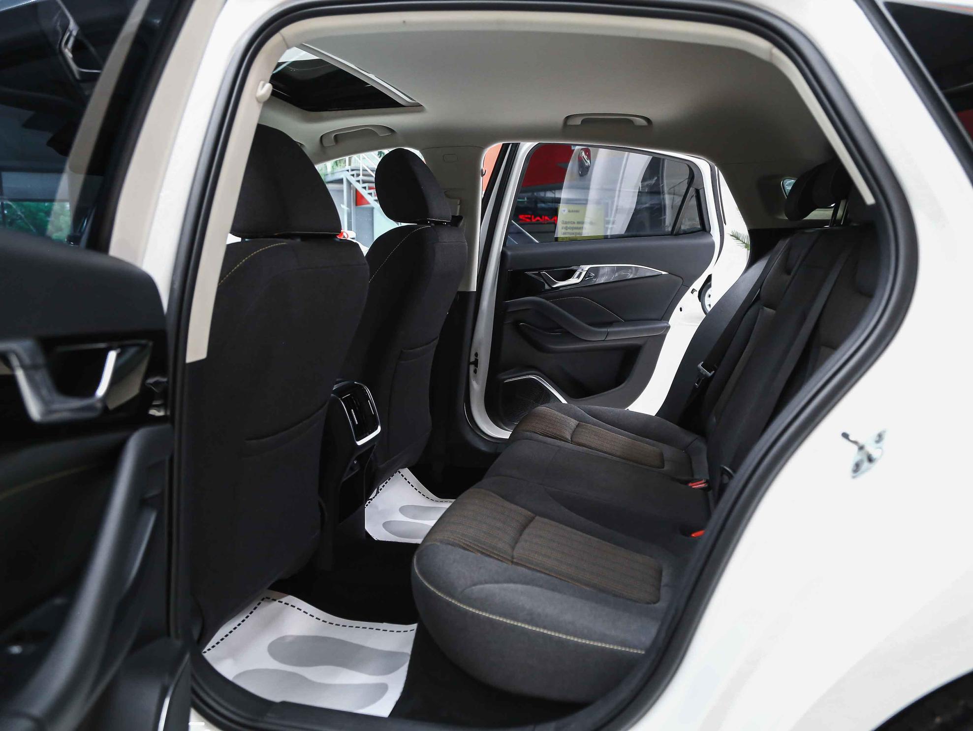 FAW Bestune B70 2023, белый, ДЦ Орехово