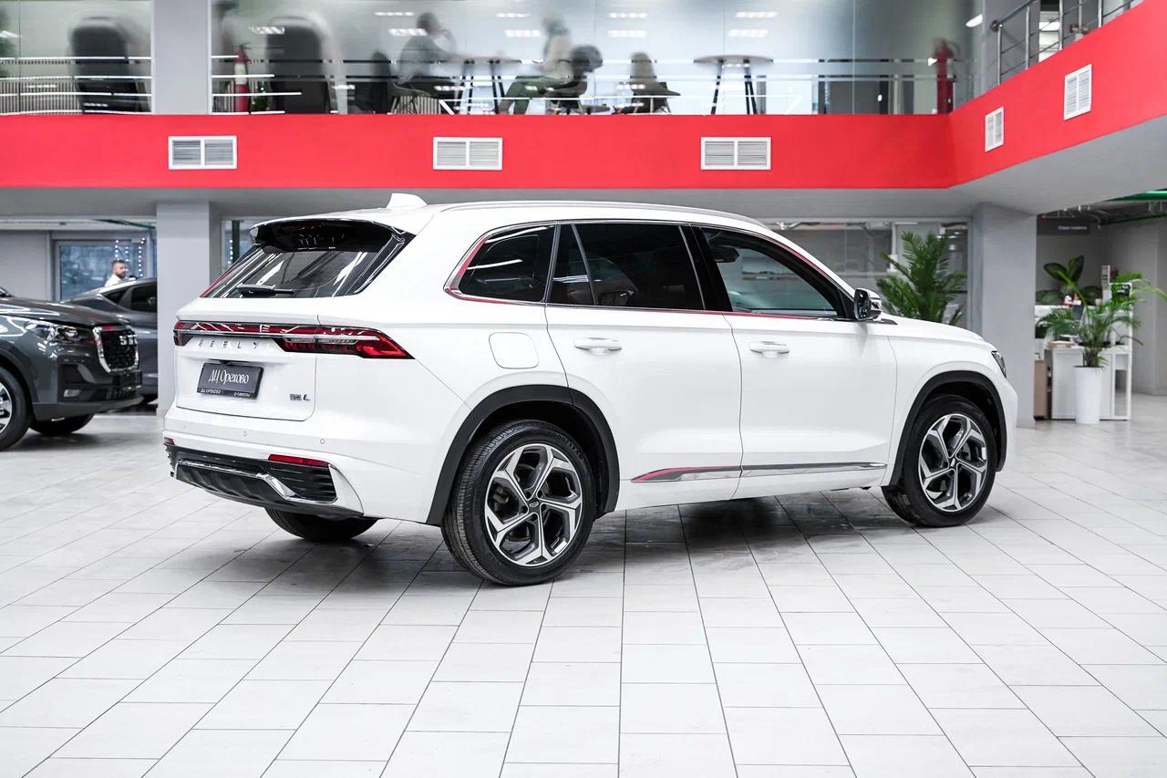 Geely Monjaro 2022, белый, ДЦ Орехово