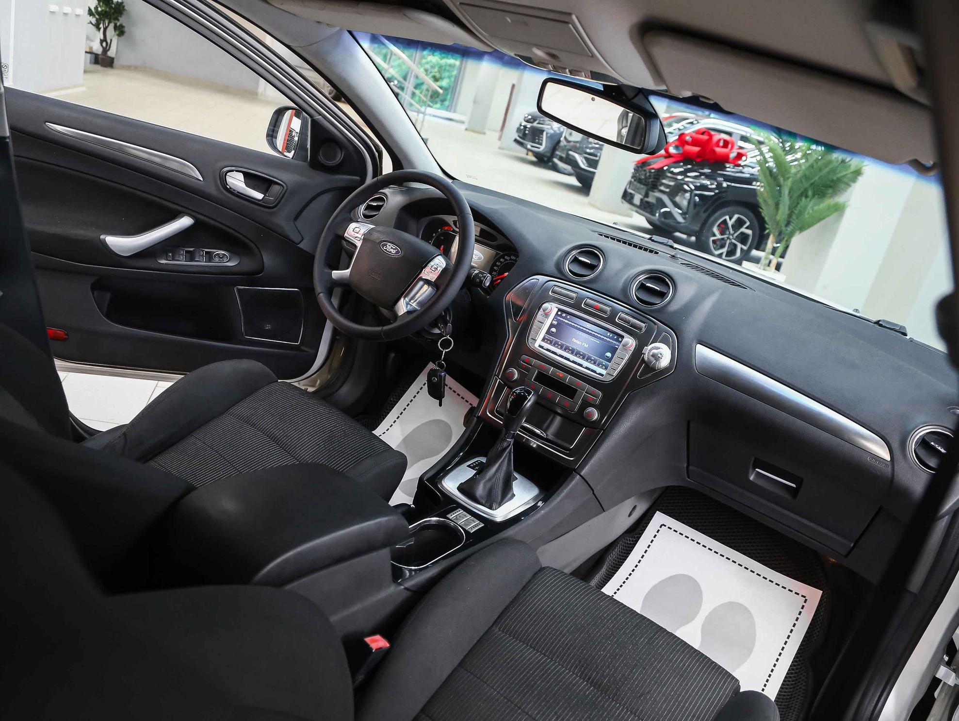 Ford Mondeo 2010, серебряный, ДЦ Орехово