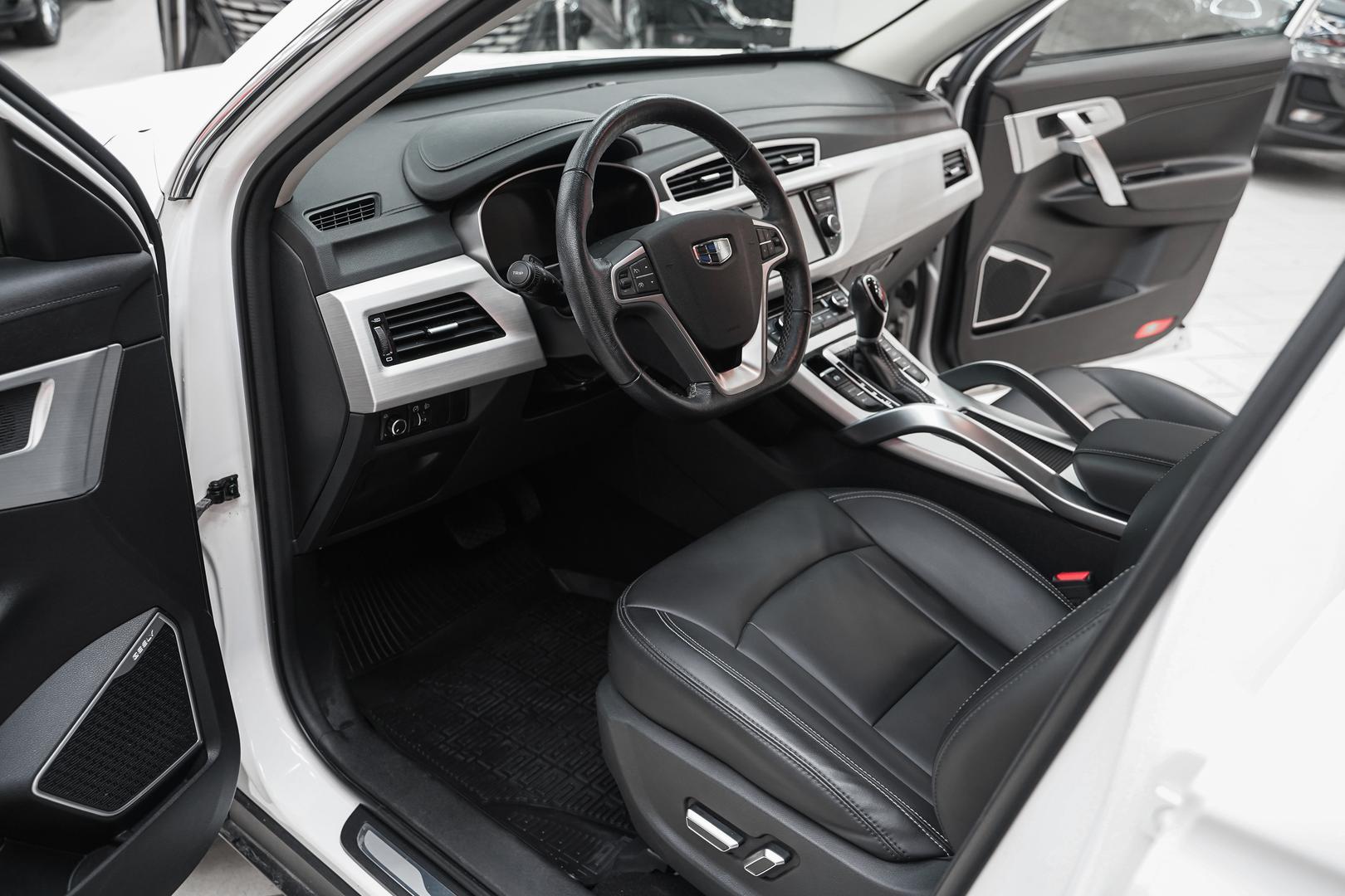 Geely Atlas 2021, белый, ДЦ Орехово