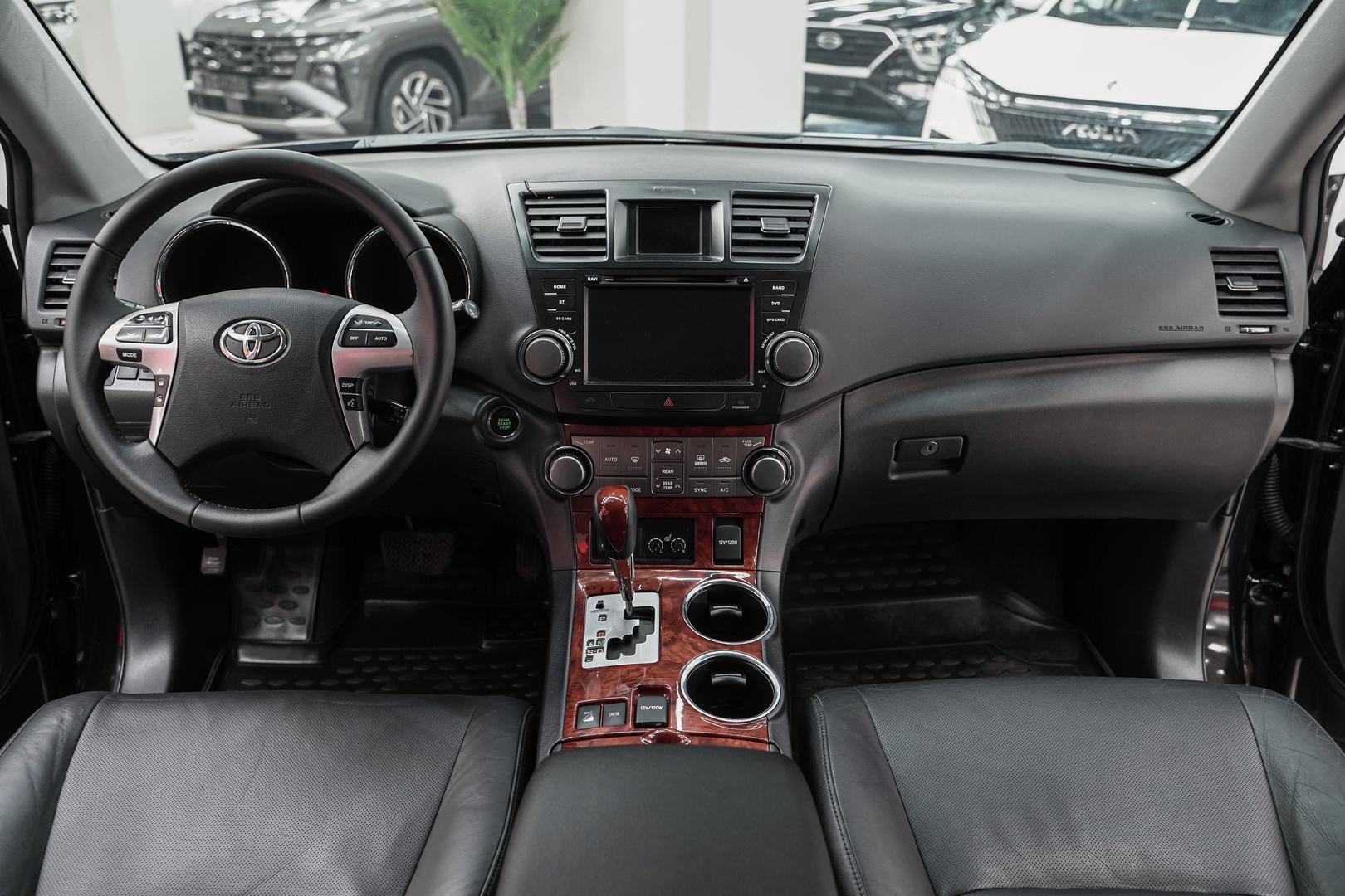 Toyota Highlander 2012, черный, ДЦ Орехово