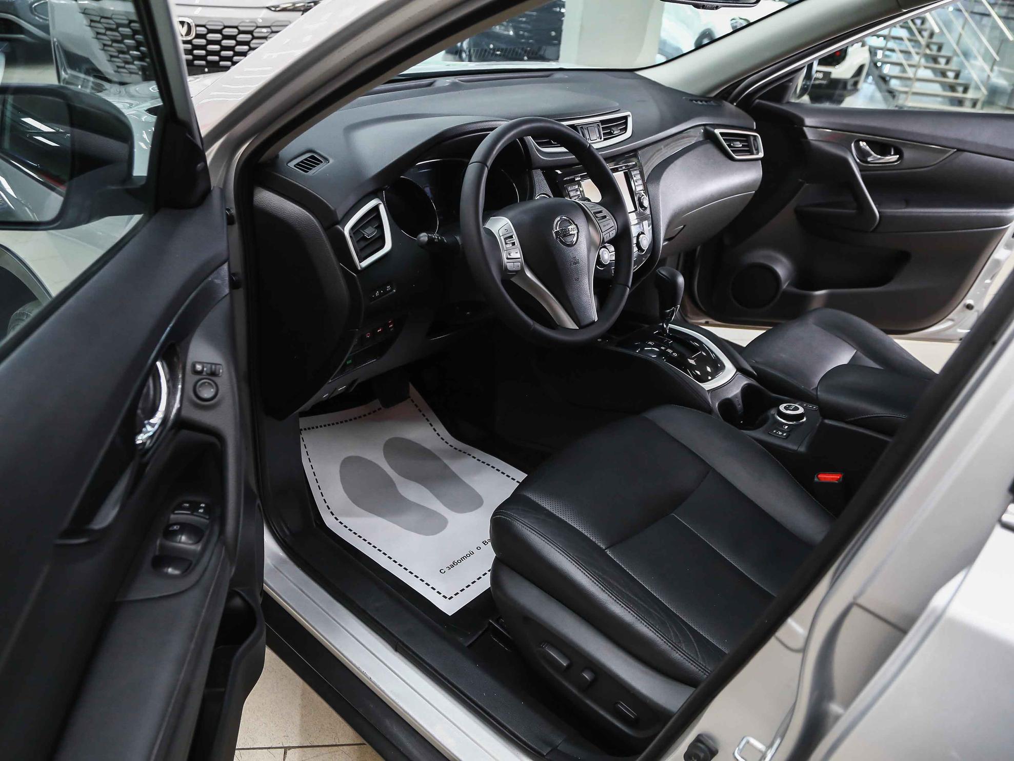 Nissan X-Trail 2015, серебряный, ДЦ Орехово