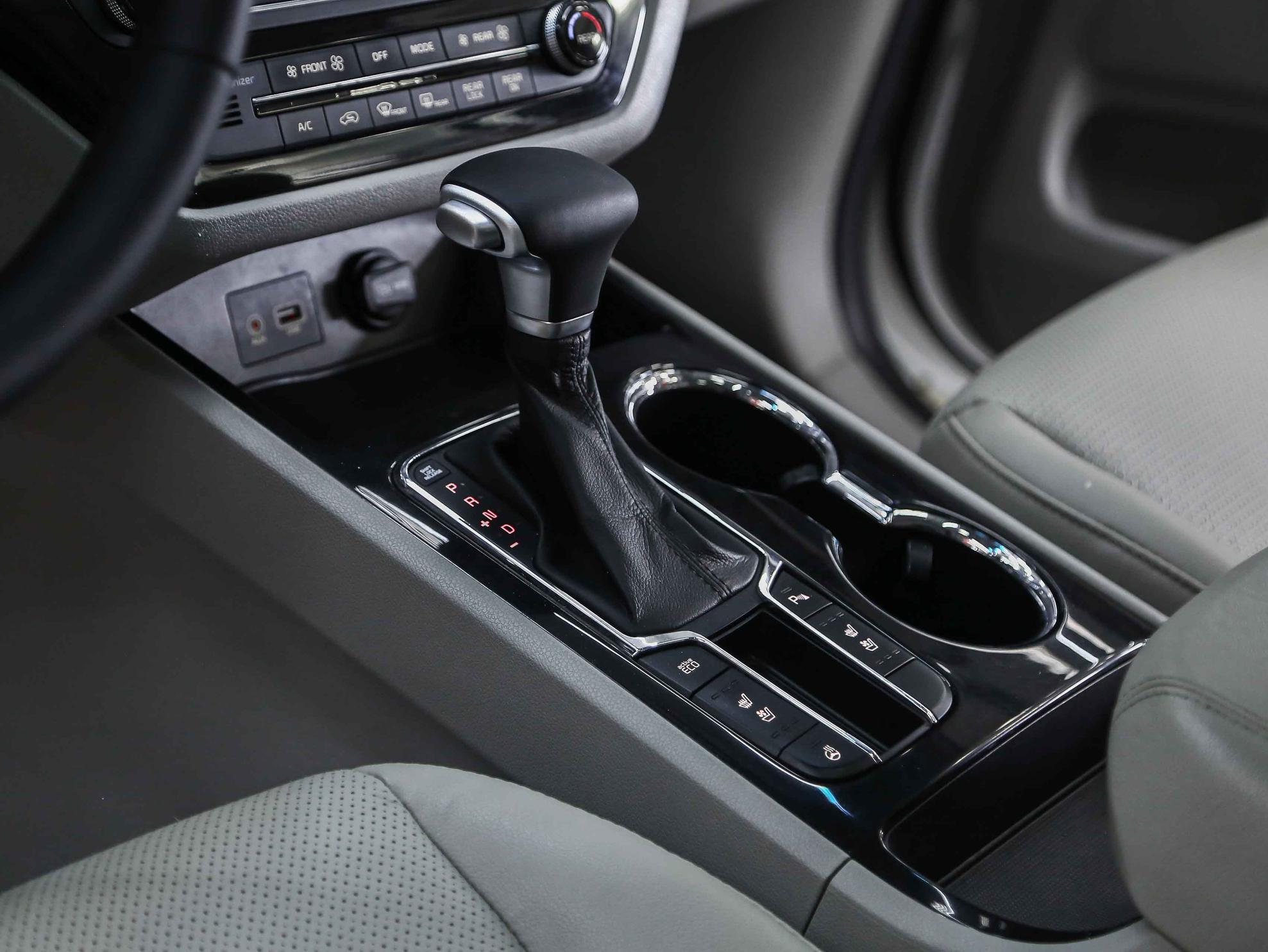 Kia Carnival 2019, белый, ДЦ Орехово