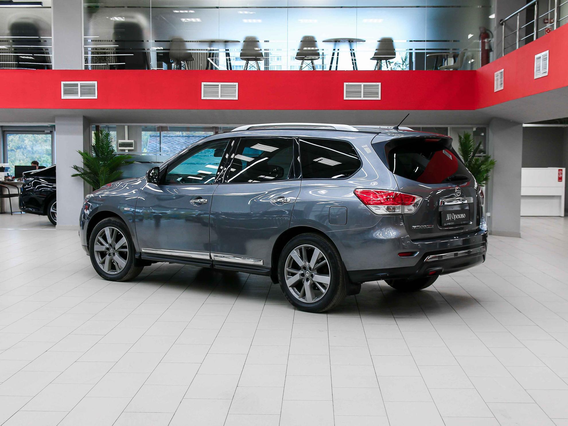 Nissan Pathfinder 2014, серый, ДЦ Орехово