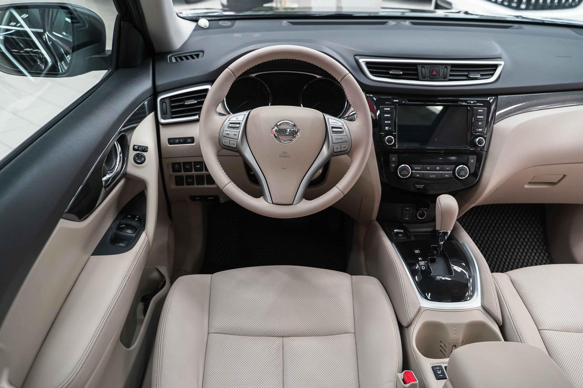 Nissan X-Trail 2015, черный, ДЦ Орехово