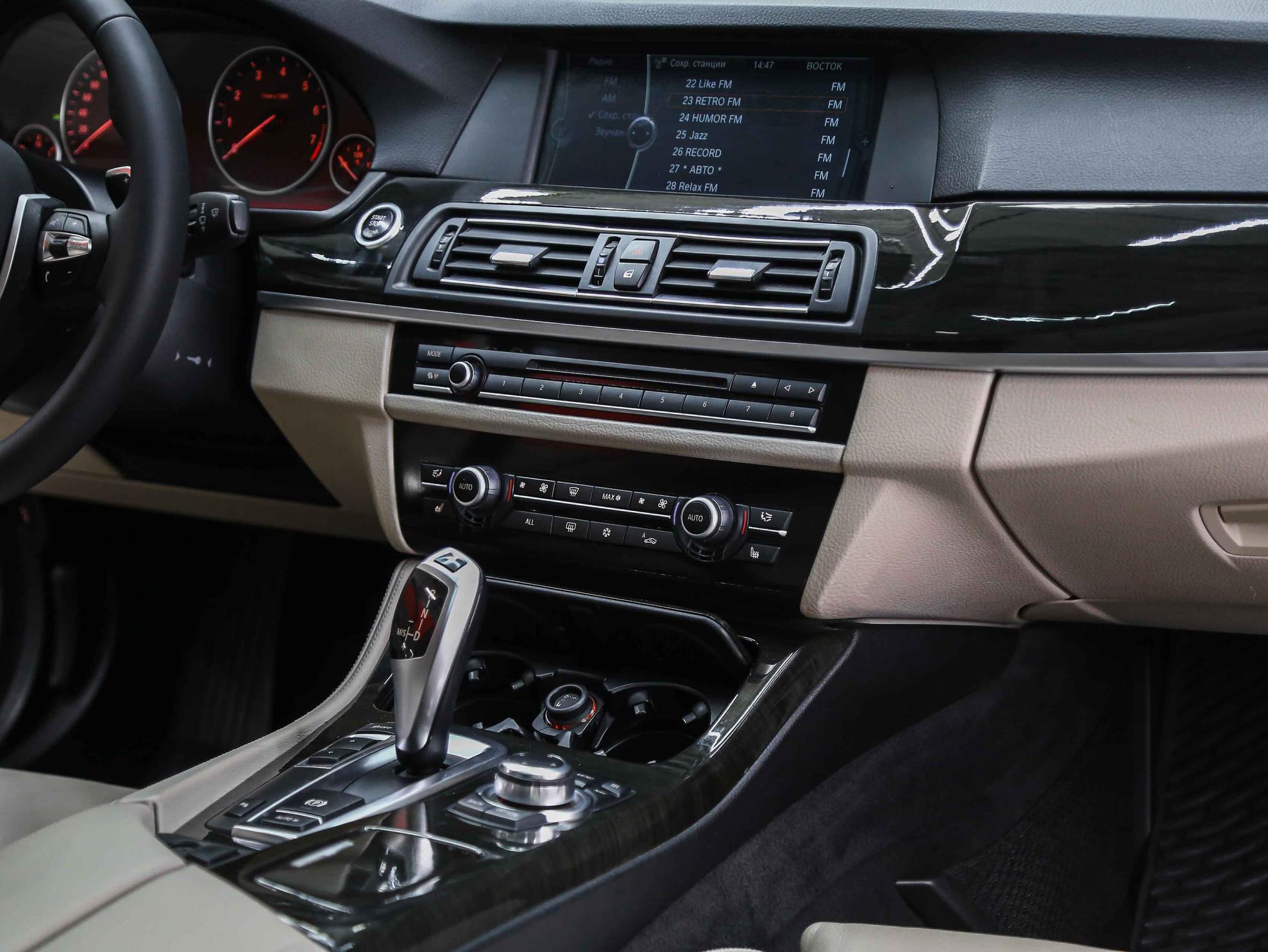 BMW 5 серии 2011, белый, ДЦ Орехово