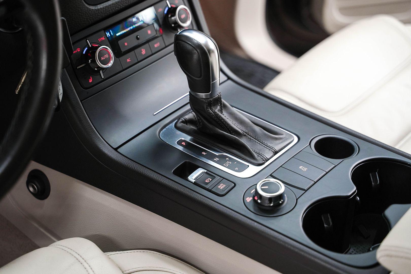 Volkswagen Touareg 2012, коричневый, ДЦ Орехово