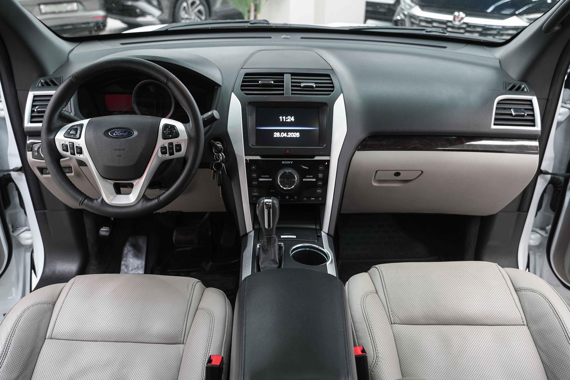 Ford Explorer 2013, белый, ДЦ Орехово