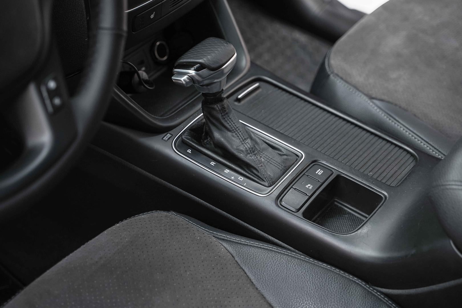 Kia Sorento 2012, белый, ДЦ Орехово
