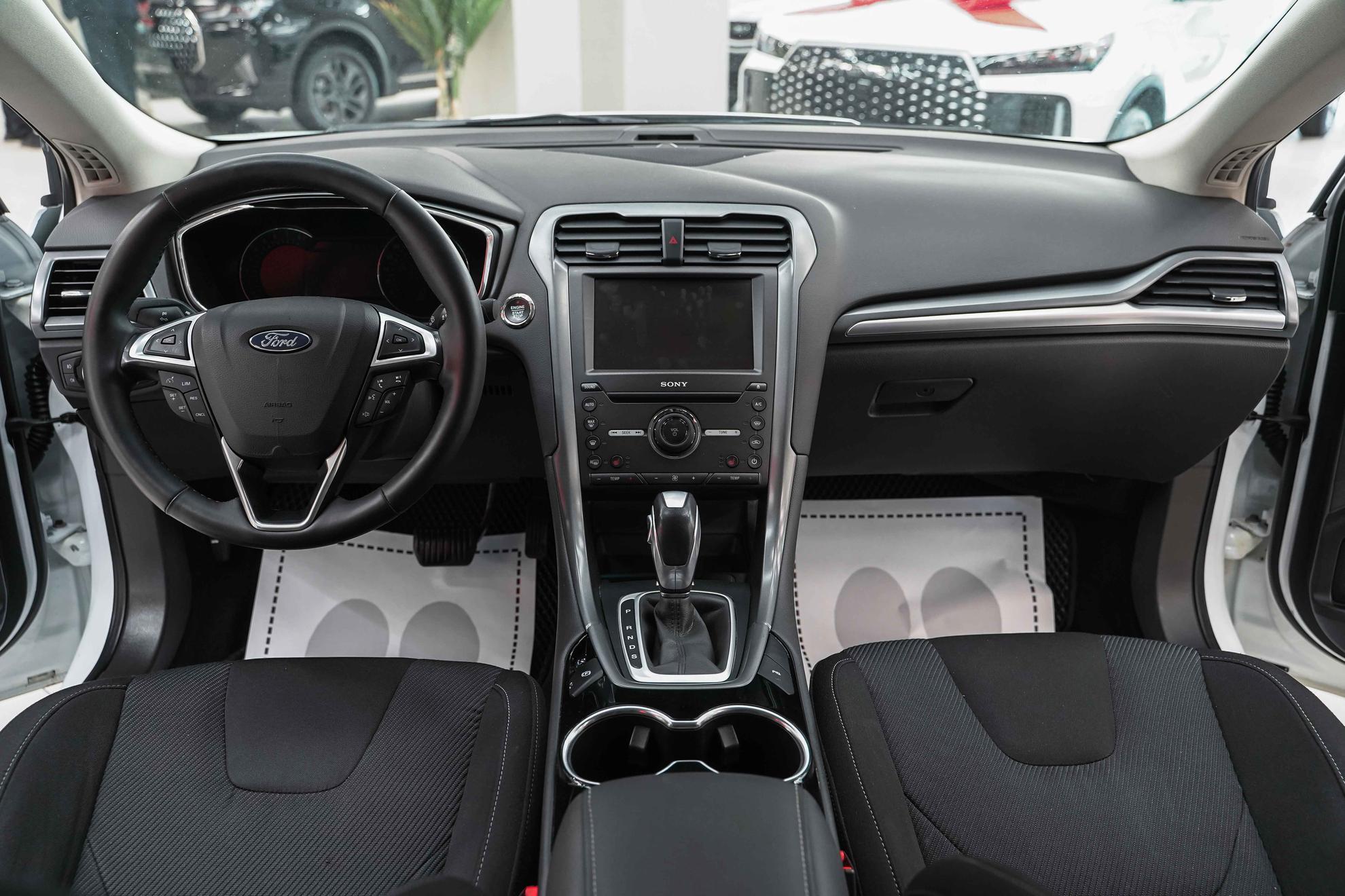 Ford Mondeo 2015, белый, ДЦ Орехово