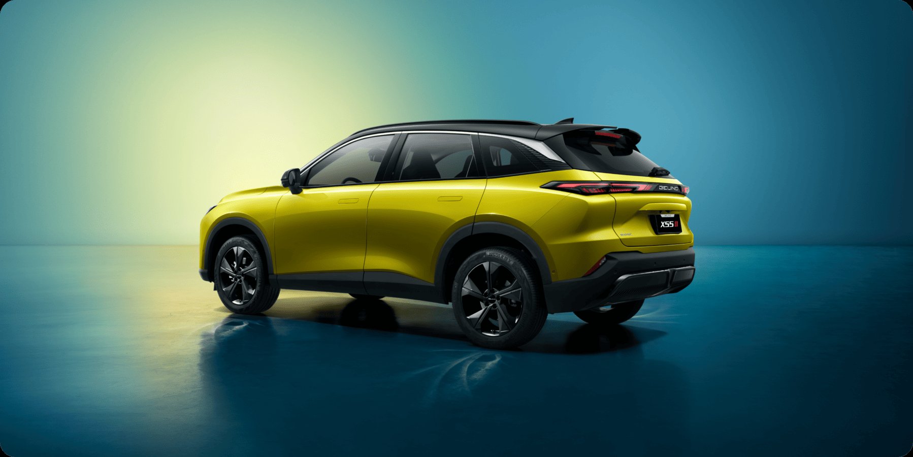 BAIC X55 жёлтый, вид сзади сбоку