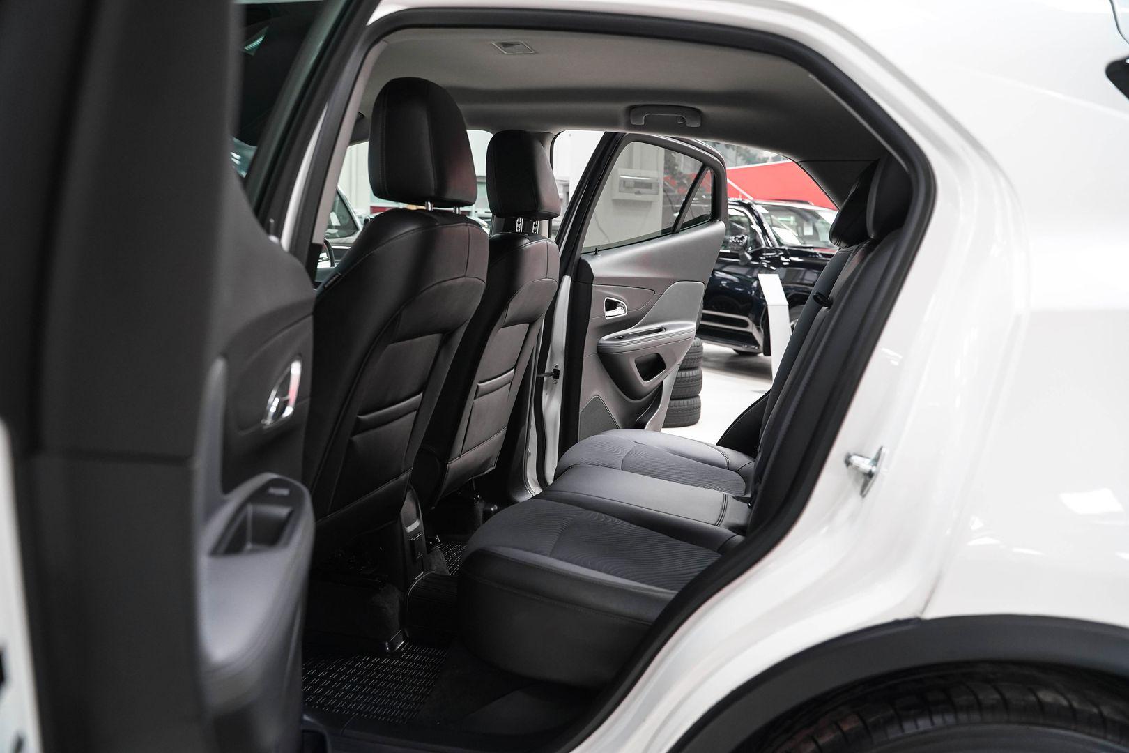 Opel Mokka 2013, белый, ДЦ Орехово