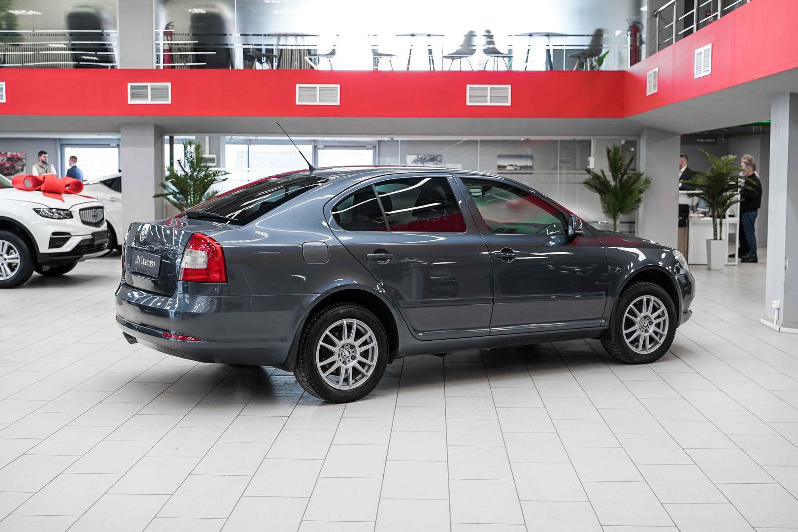Skoda Octavia 2010, серый, ДЦ Орехово