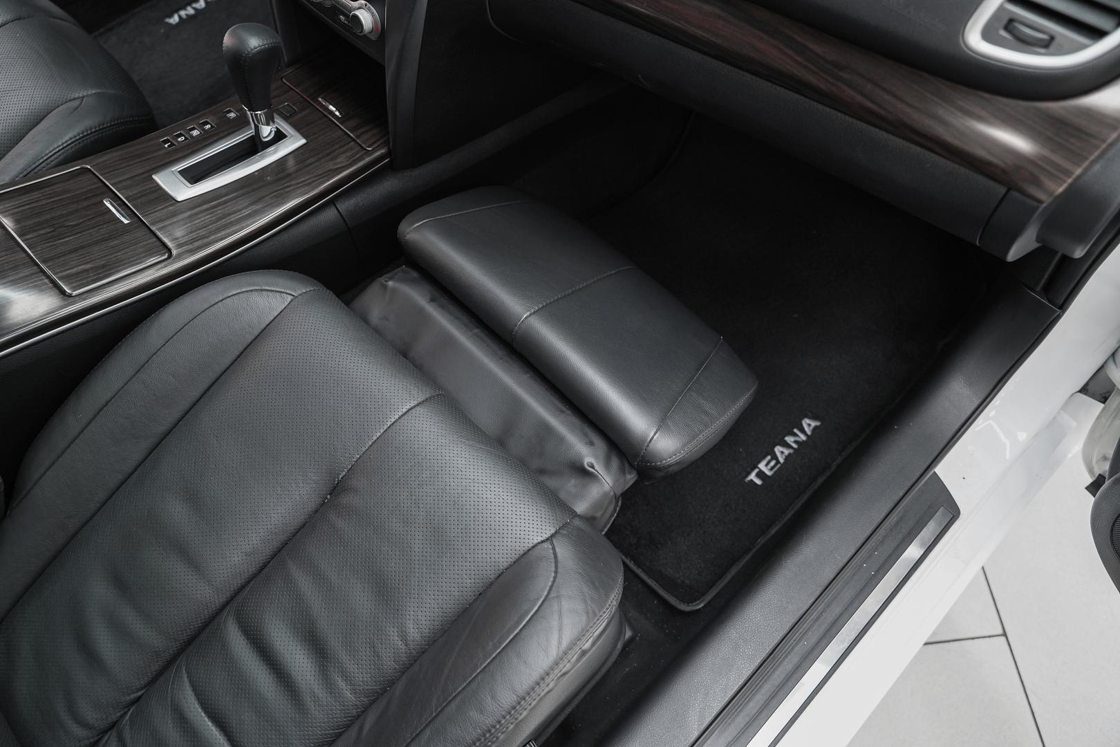 Nissan Teana 2011, белый, ДЦ Орехово