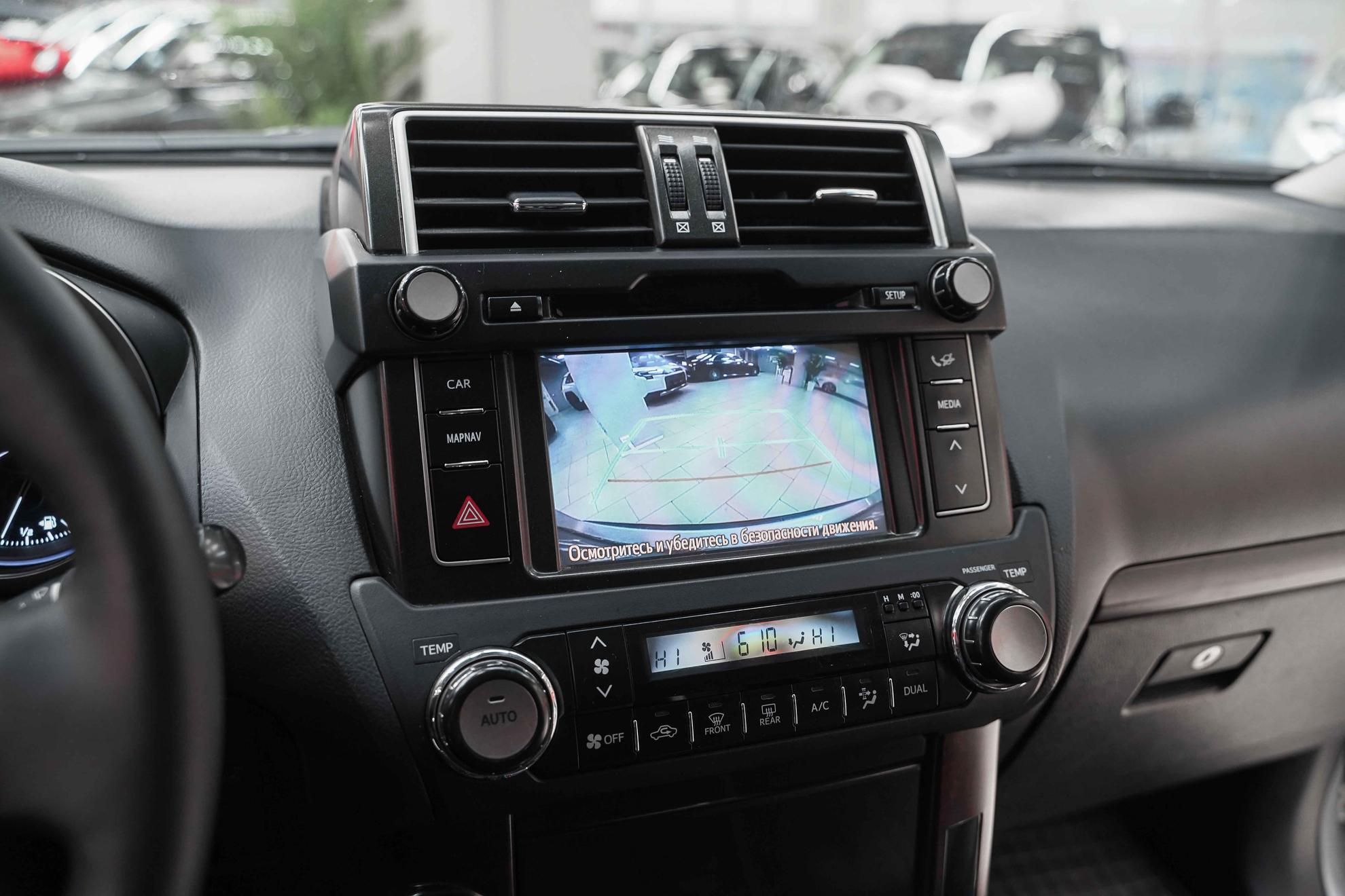 Toyota Land Cruiser Prado 2015, серебряный, ДЦ Орехово