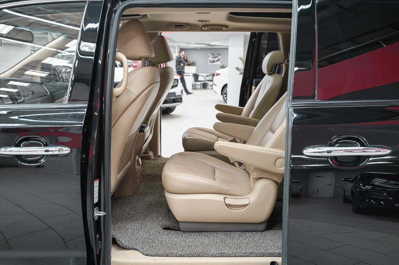 Kia Carnival 2017, черный, ДЦ Орехово