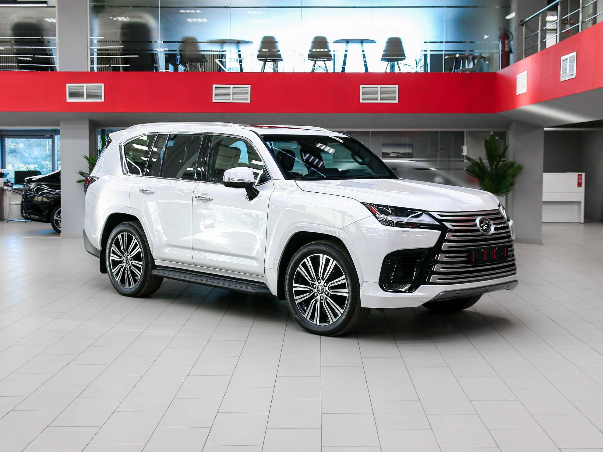 Lexus LX 2026, белый, ДЦ Орехово