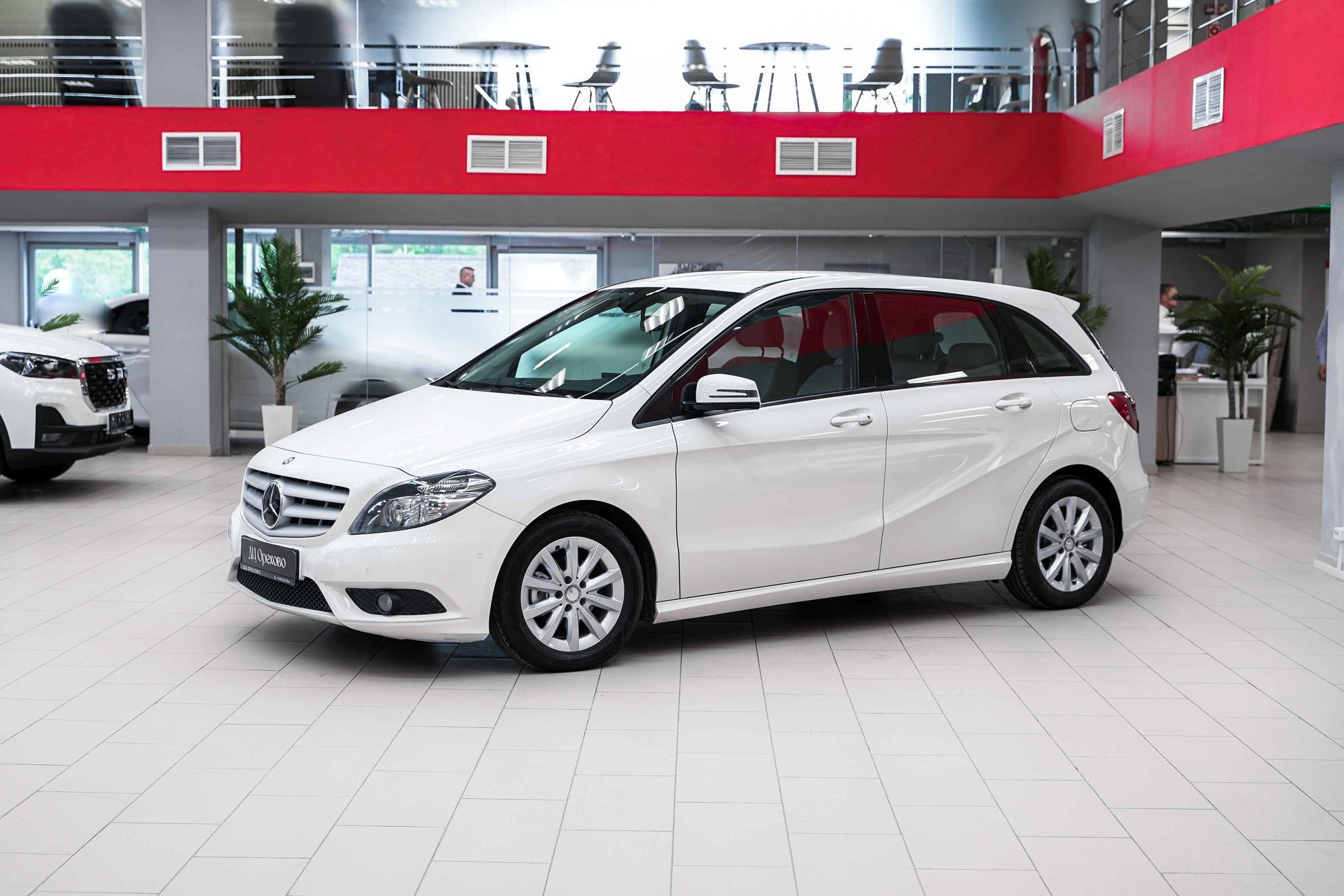 Mercedes-Benz B-Класс 2013, белый, ДЦ Орехово