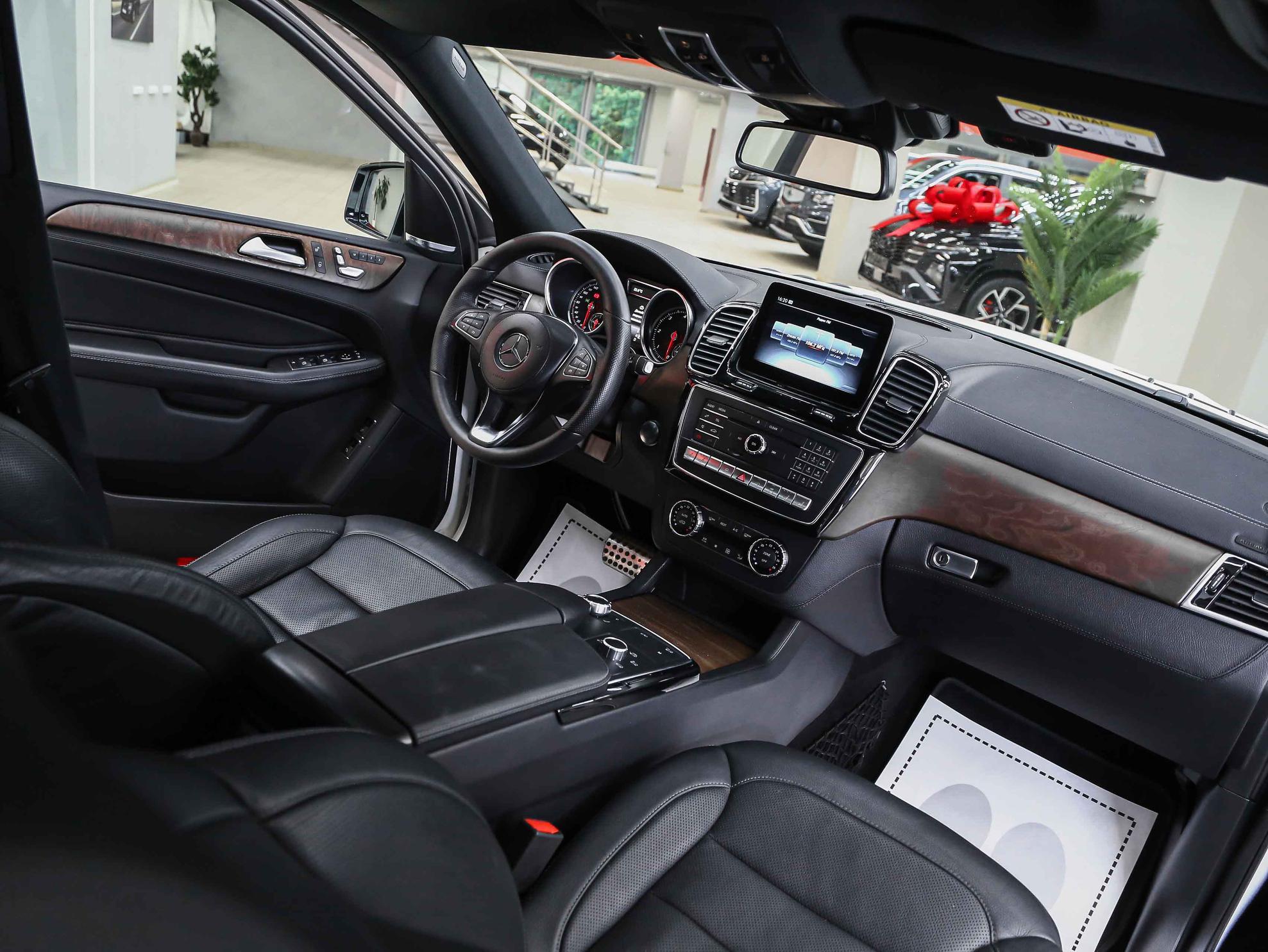 Mercedes-Benz GLS 2017, белый, ДЦ Орехово