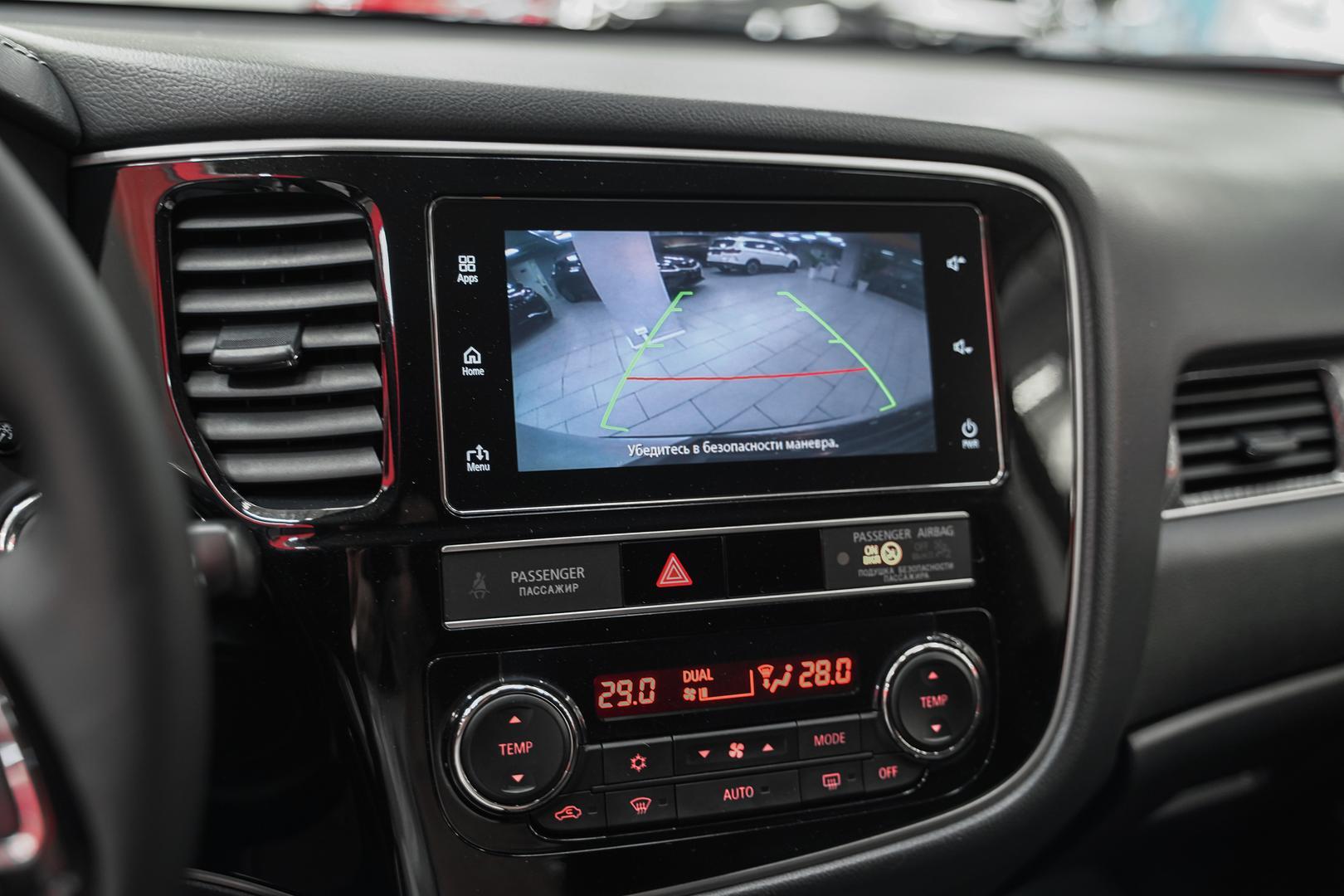 Mitsubishi Outlander 2019, белый, ДЦ Орехово