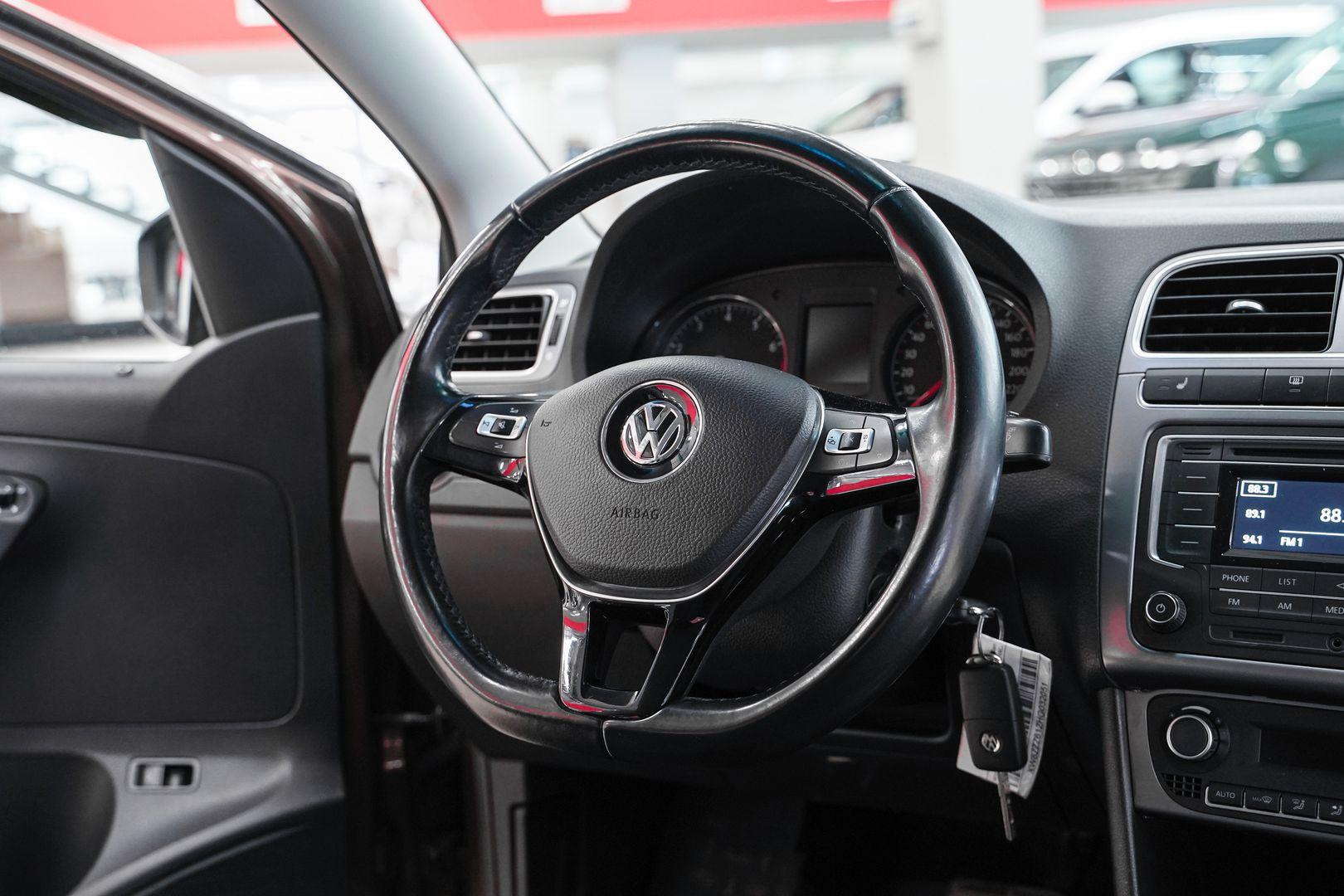 Volkswagen Polo 2016, коричневый, ДЦ Орехово