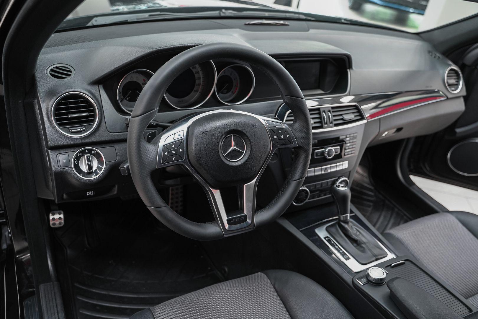 Mercedes-Benz C-Класс 2011, черный, ДЦ Орехово