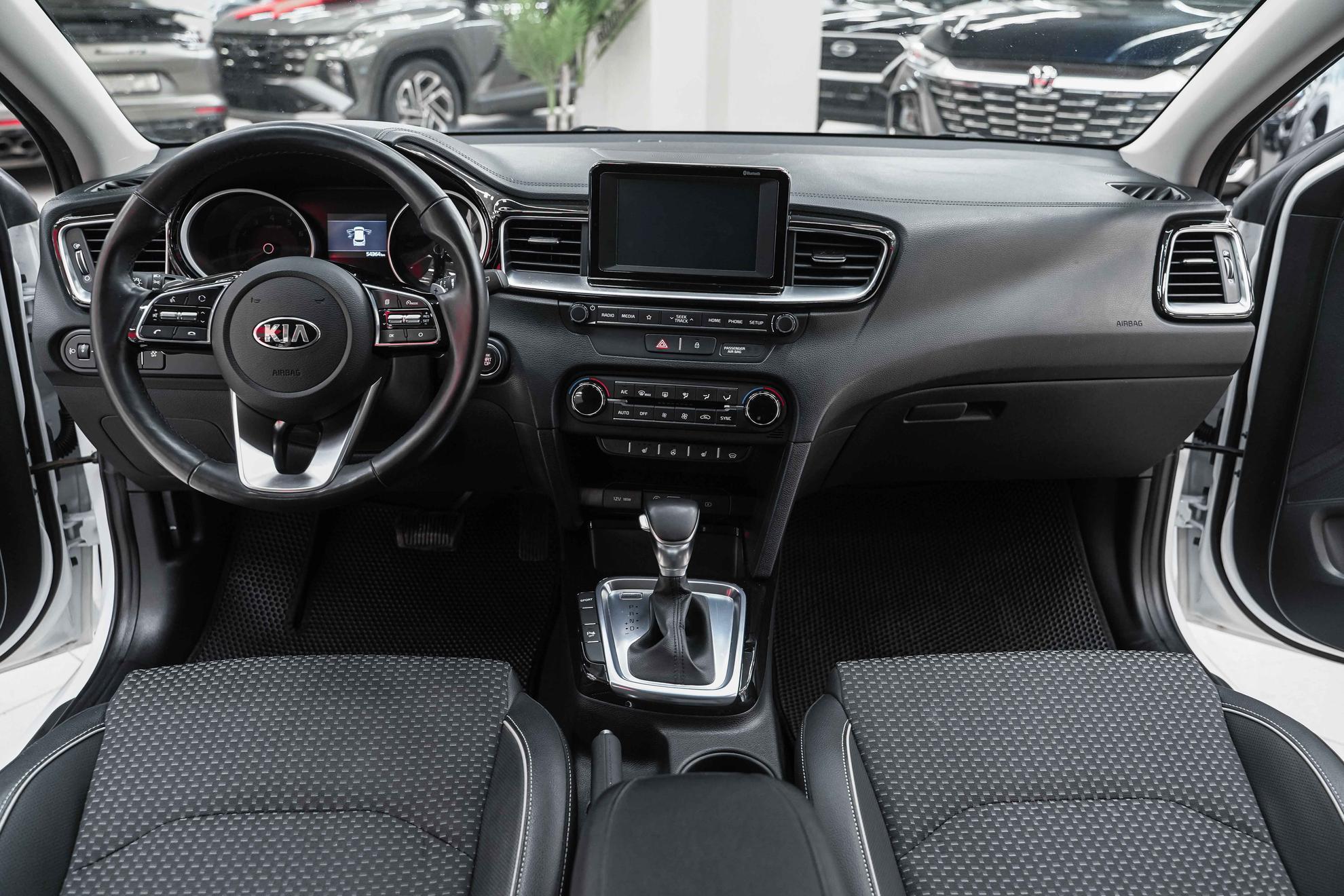 Kia Ceed 2019, белый, ДЦ Орехово