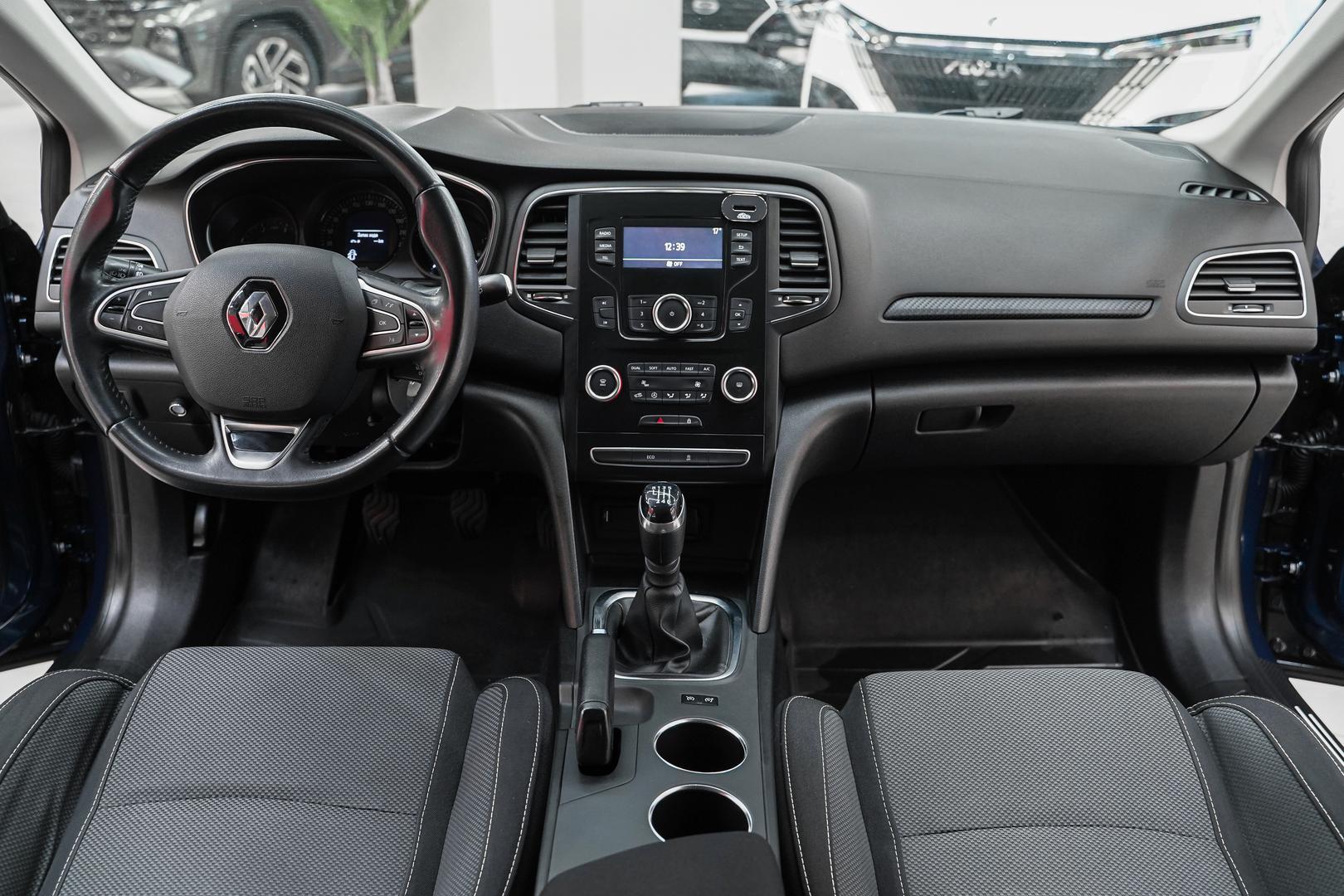 Renault Megane 2018, синий, ДЦ Орехово