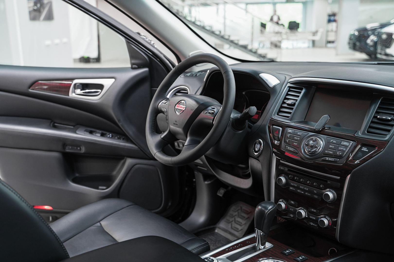 Nissan Pathfinder 2016, черный, ДЦ Орехово