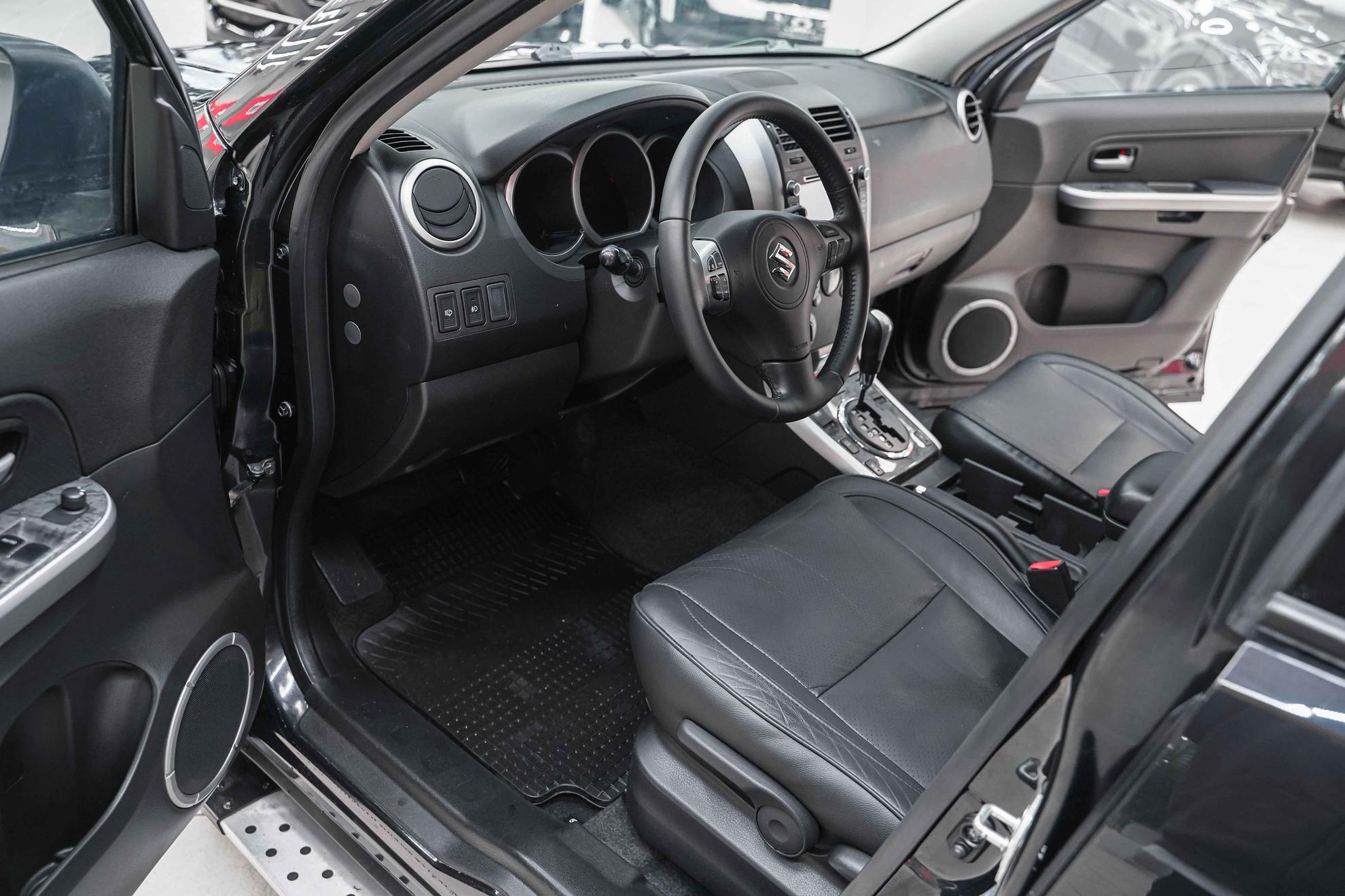 Suzuki Grand Vitara 2013, черный, ДЦ Орехово