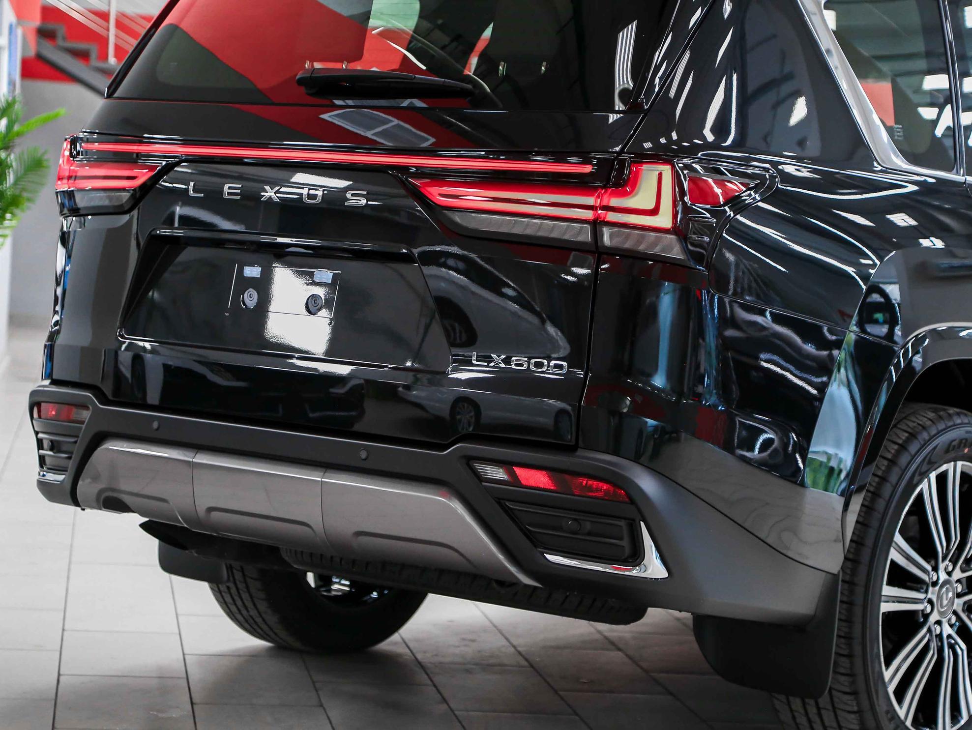 Lexus LX 2026, черный, ДЦ Орехово