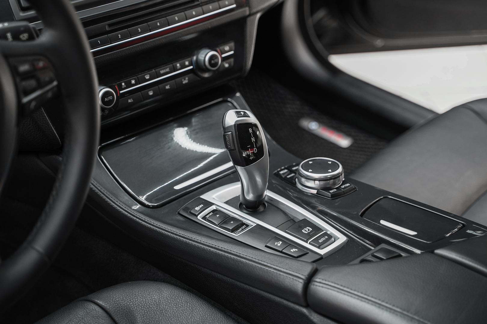 BMW 5 серии 2012, черный, ДЦ Орехово